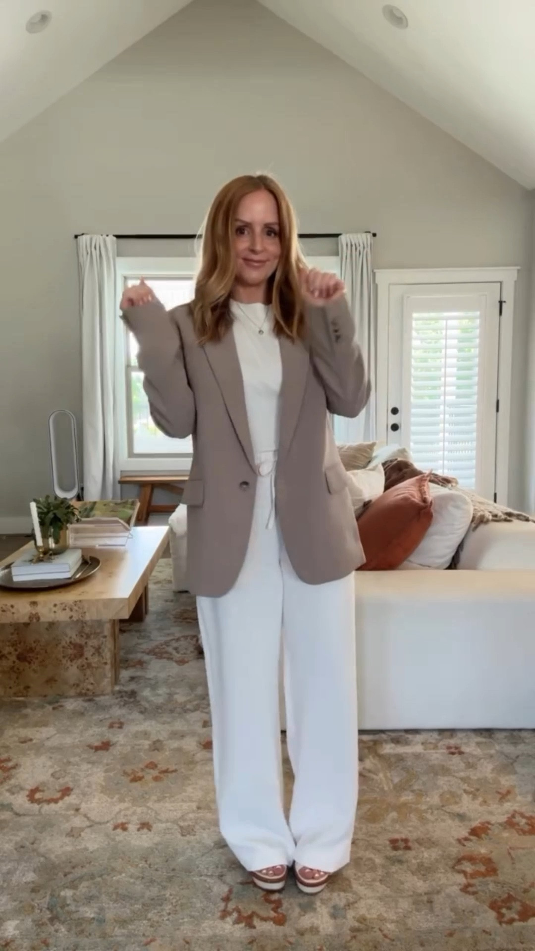 When you want to look like THAT girl but still feel cozy 🧸✨Lightweight pants that go with everything too! Comment-your fav emoji and I’ll send you details!

#LTKSeasonal #LTKWorkwear #LTKStyleTip