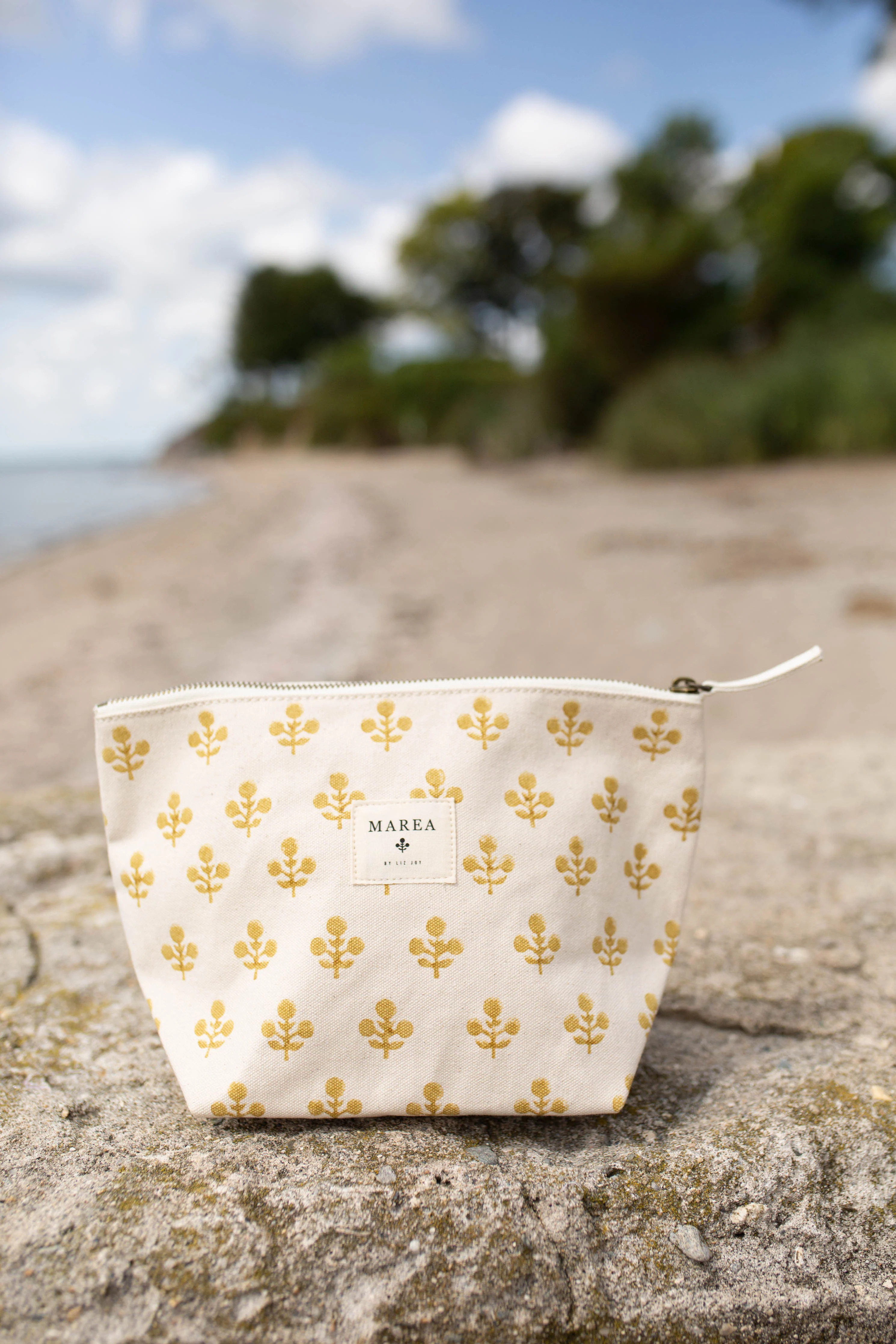 Marea Flower - Canvas Pouch | Marea