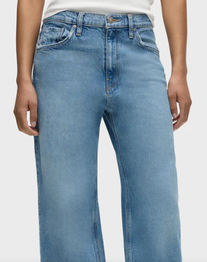 The kind of denim that makes every outfit feel effortlessly cool 👖 Relaxed, flattering, and easy to dress up or down—these wide-leg jeans are a go-to for everyday NYC style. 

 

#LTKdayinmylife #LTKgrwm #LTKootd