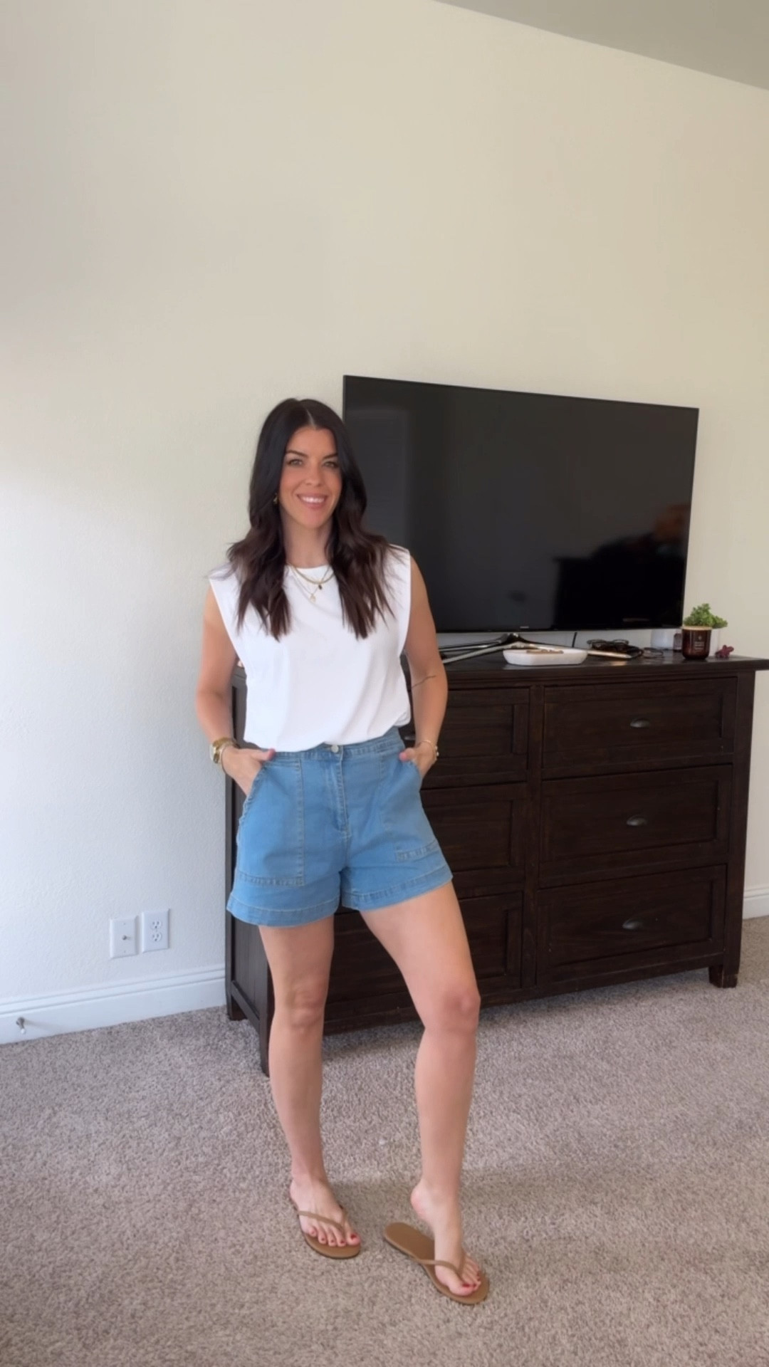 The elevated white tee everyone needs!! 

#LTKgrwm #LTKmomlife #LTKootd