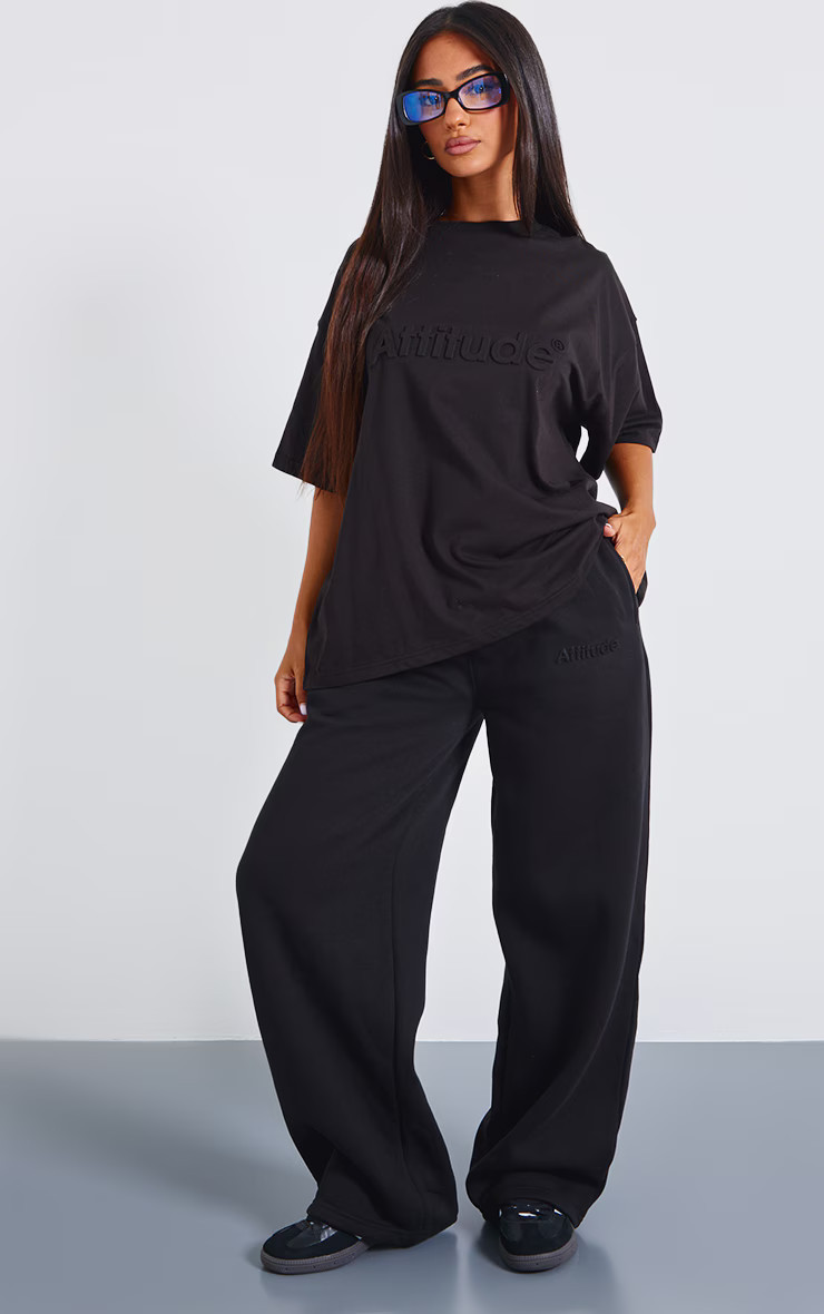 Petite Black Embossed Wide Leg Jogger | PrettyLittleThing UK