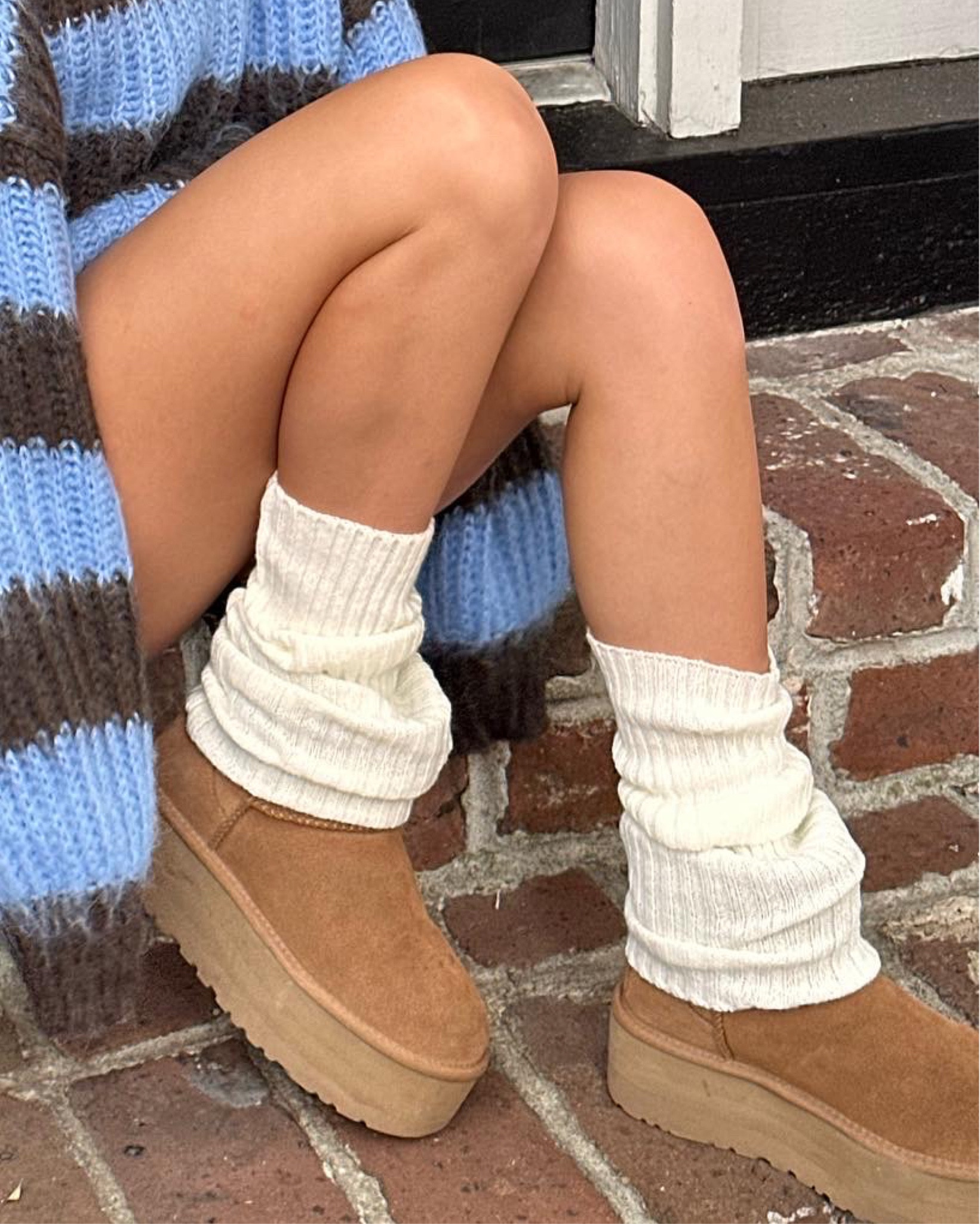 my fav slouchy look! uggs & leg warmers 🤍