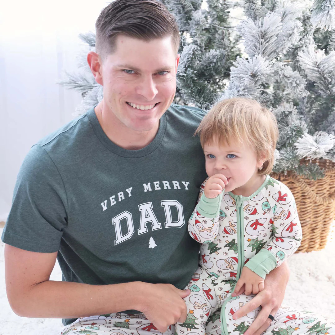 Very Merry Dad Graphic Tee | Heather Forest | Caden Lane