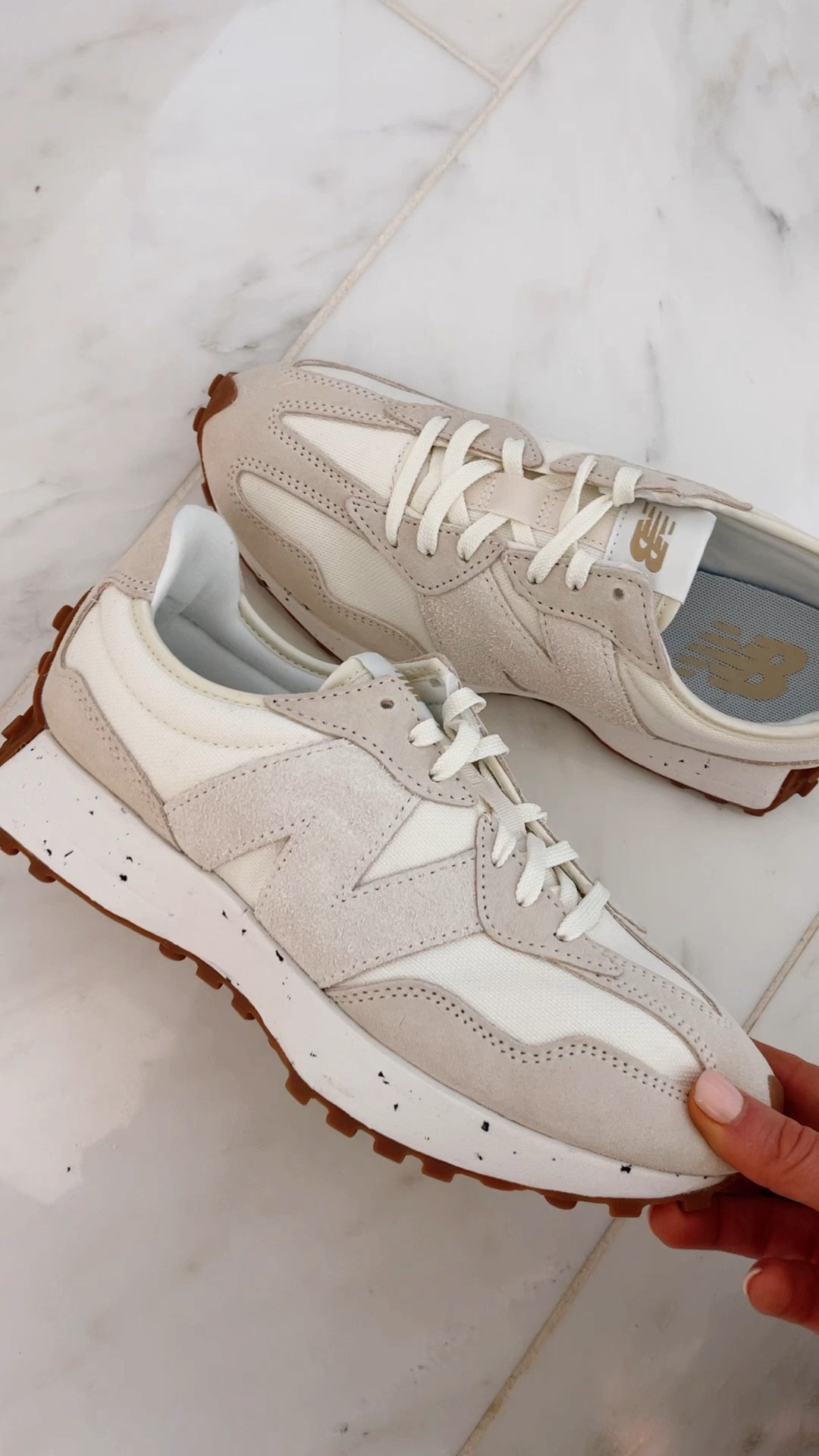 NEW COLOR WAY -new balance neutral 327 fully in stock. Fits tts