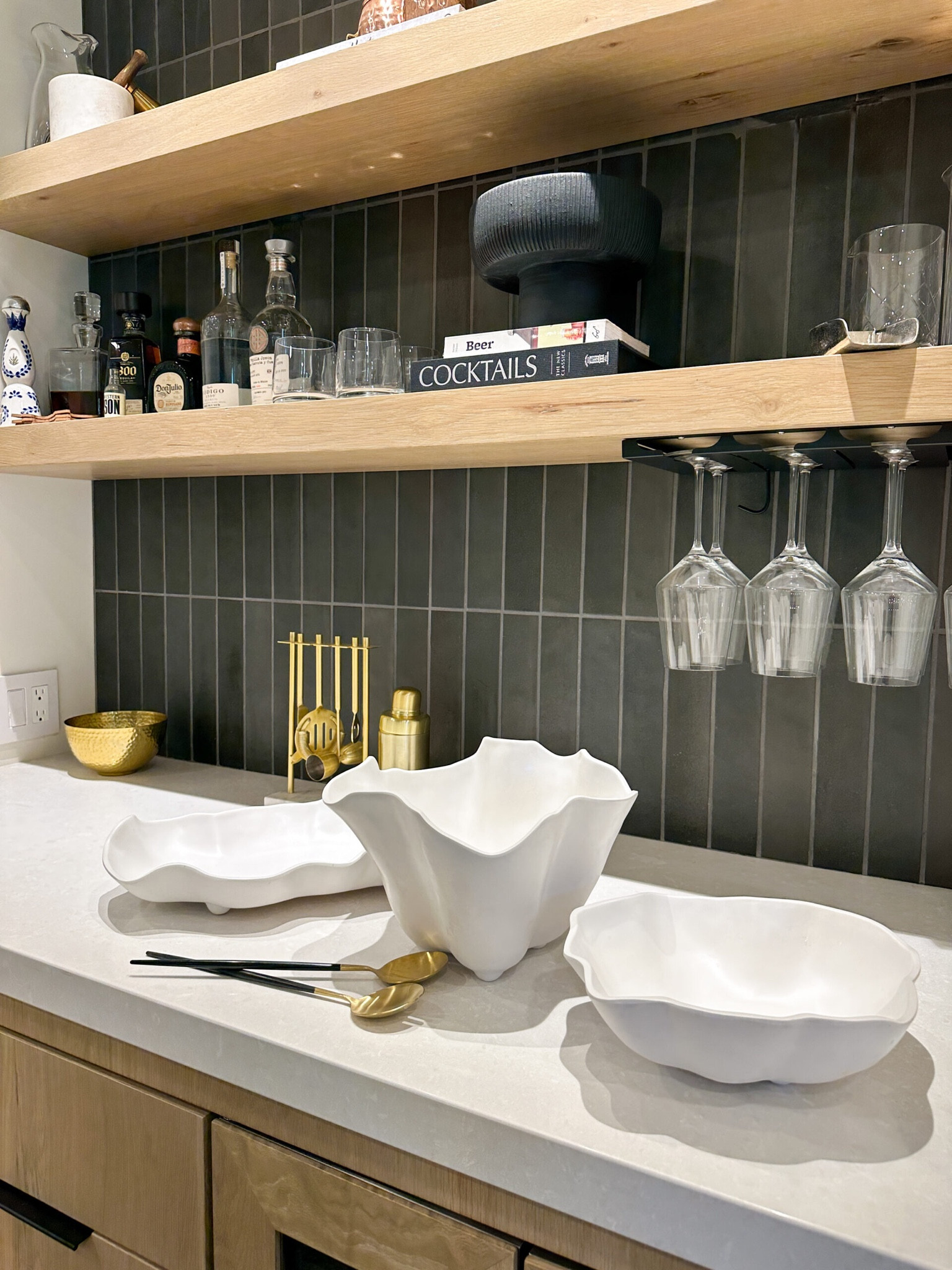 Holiday Hosting Essentials

Holiday hosting thanksgiving serving dishes  unique serving dishes  serving spoons  

#LTKHoliday #LTKhome #LTKSeasonal