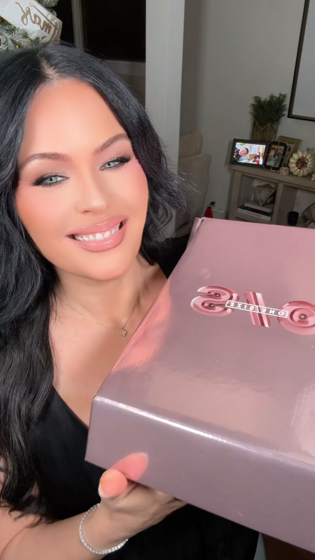 One/size beauty Glitter setting spray, looks amazing on your body and hair too, perfect for parties & nye✨

#LTKHoliday #LTKFindsUnder50 #LTKBeauty