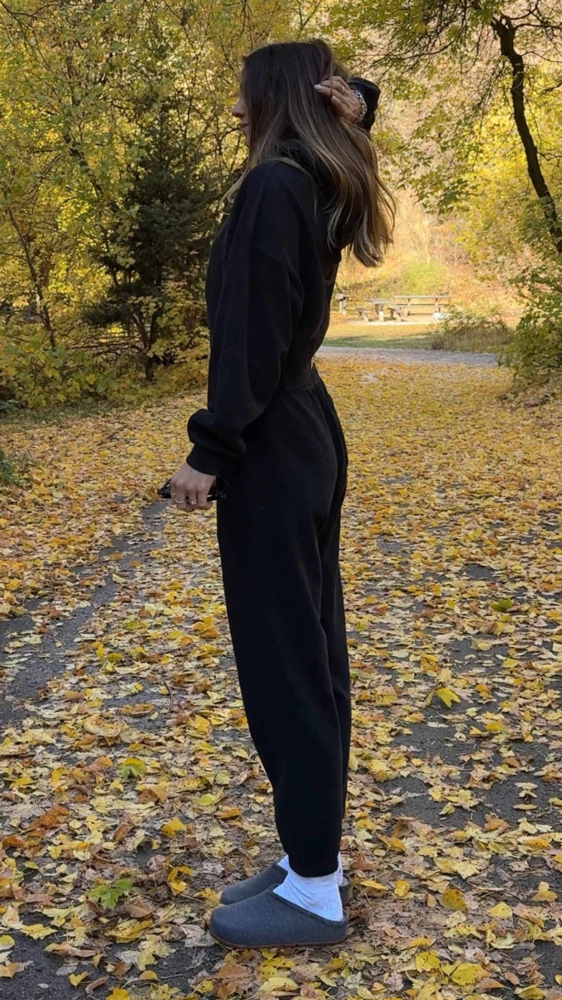 I am most comfortable when I’m in my @vuoriclothing! These new pieces from their Sedona and Restore collection are going to be on repeat this fall #vuoripartner 