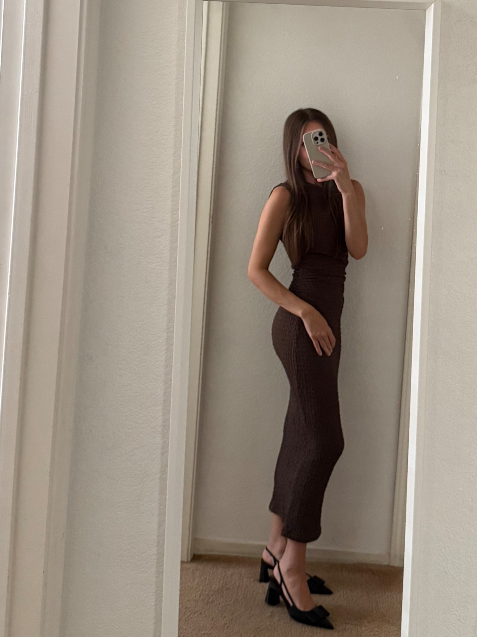 brown dress 🤎
#ltk #mididress #midi #brown #browndress #cute #bodycon #zara

#LTKStyleTip #LTKWedding #LTKBeauty