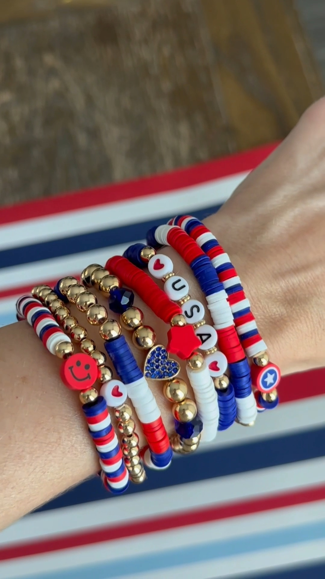 How cute are these red, white, and blue brackets?! So fun! This is the entire set but, you could totally break them up and share! 🇺🇸

#LTKSeasonal