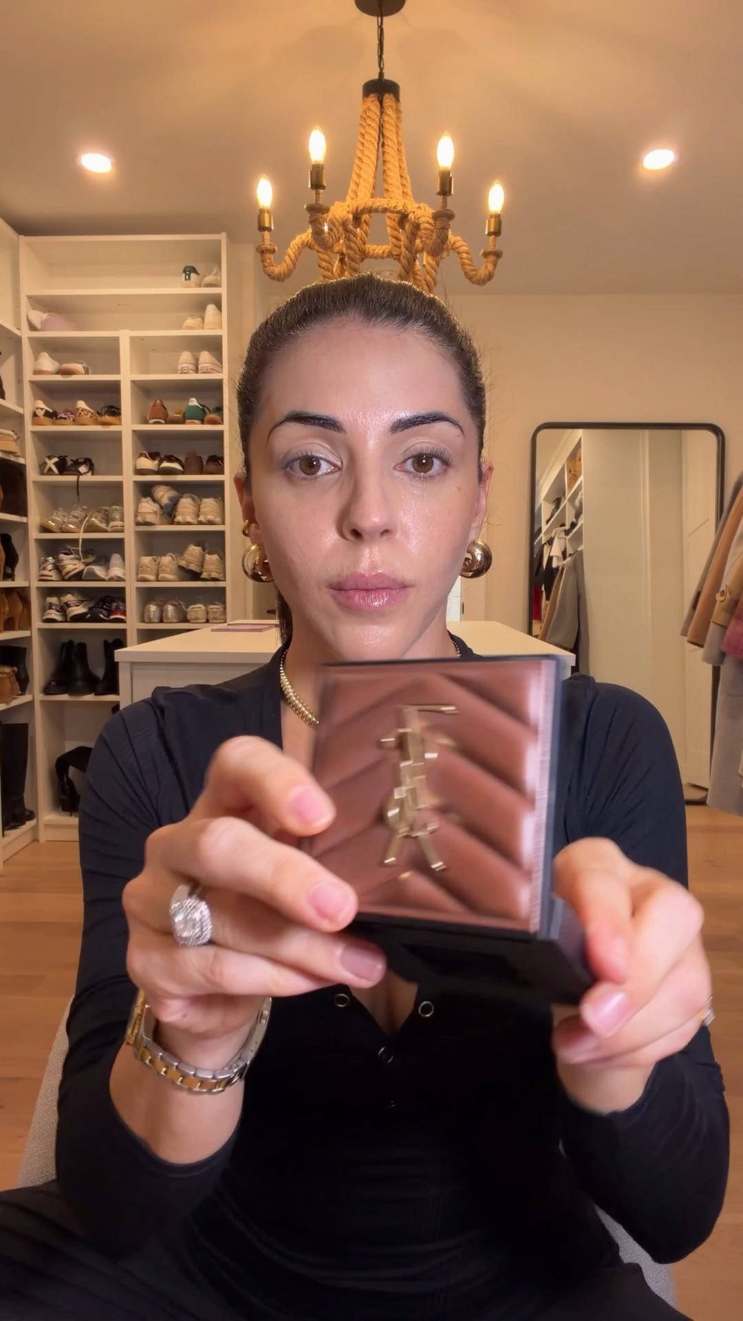 Shades:
Merit- Oak 
YSL bronzer - shade 3
Dior - Sunlit Amber
