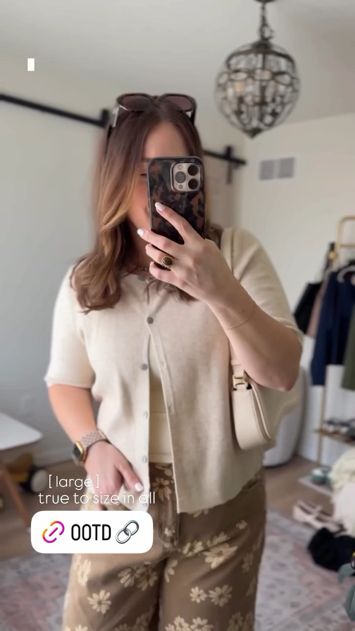 Spring neutral outfit /  true to size in all [ large ] // barrel jeans / pattern jeans / short sleeve cardigan

#LTKootd #LTKMidsize #LTKWorkwear