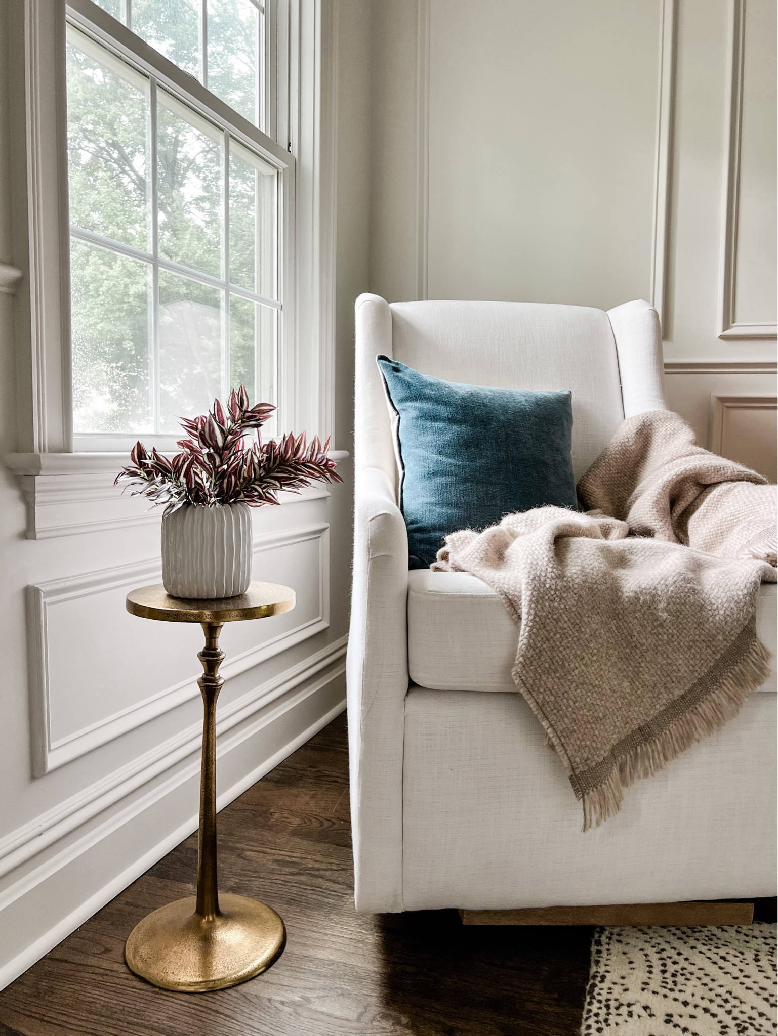 A cozy fall corner 🍂

Bedroom, fall bedroom, bedroom furniture, brass cocktail table, throw blanket, blue pillow, Serena & lily, pottery barn 

#LTKSeasonal #LTKhome