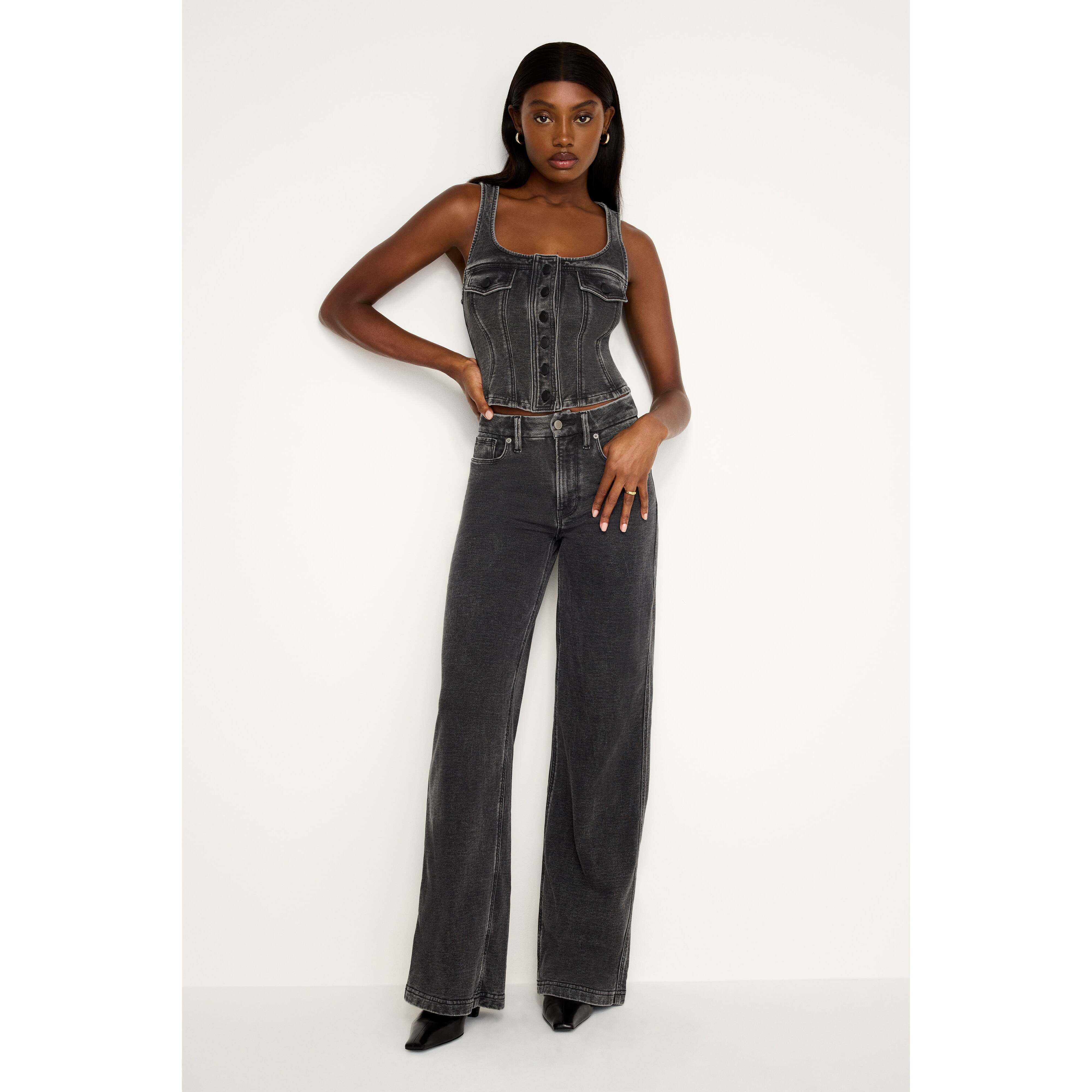 Women's Jeanius Good Skate Sweatpants | Black, 322 Size 30 Plus | Good American by KhloÃ© Kardashian | Good American