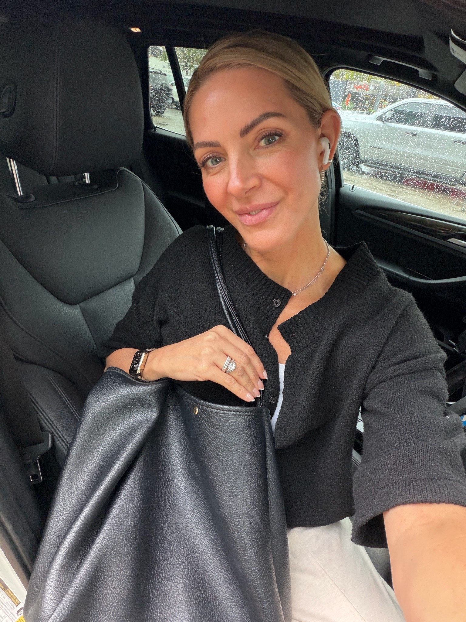 I have this bag & sweater in 4 colors! Both are SO good for work & travel. 🥰