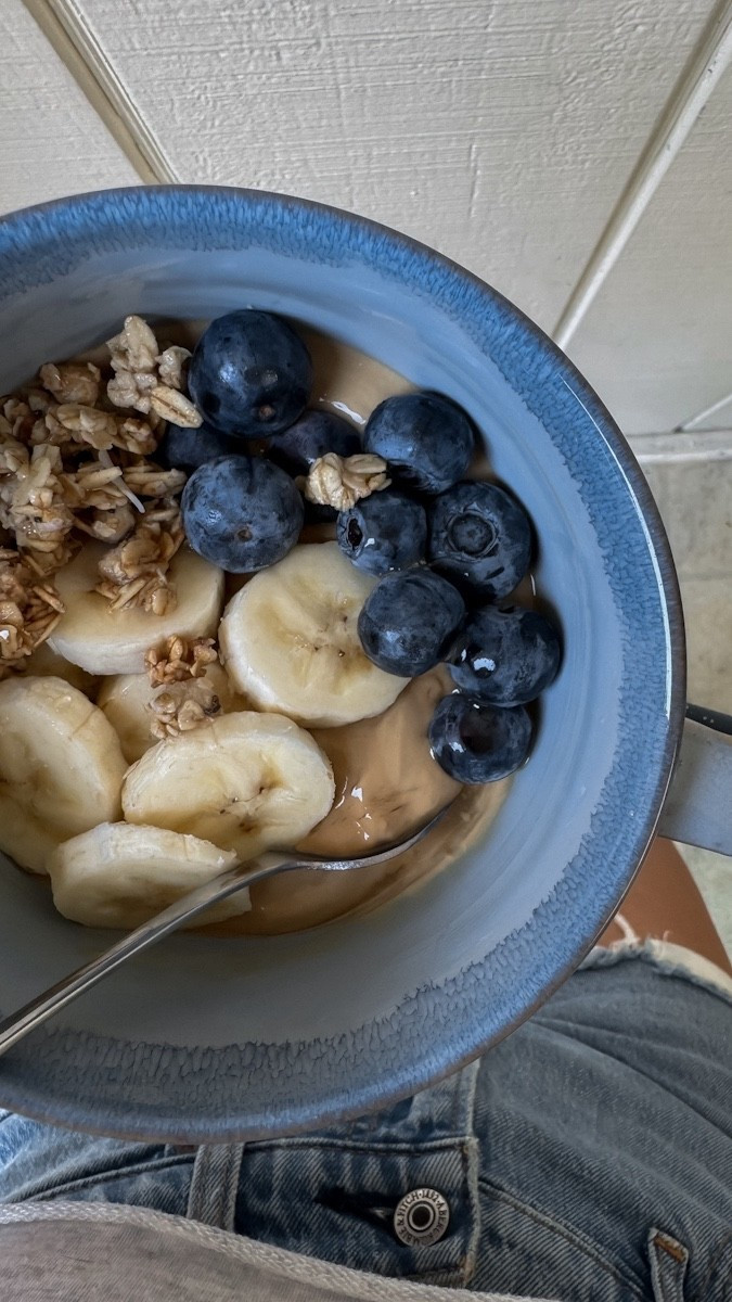 POV: you need to try a coffee yogurt bowl 🫐🍌☕️🤎

I mixed instant coffee into vanilla Greek yogurt and topped it with fresh blueberries, banana slices, and coconut granola. Finished it off with a drizzle of honey *chef’s kiss*

Healthy recipe, breakfast, kitchen, Amazon, coffee, bowls, yogurt, food 



#LTKSeasonal #LTKU #LTKHome