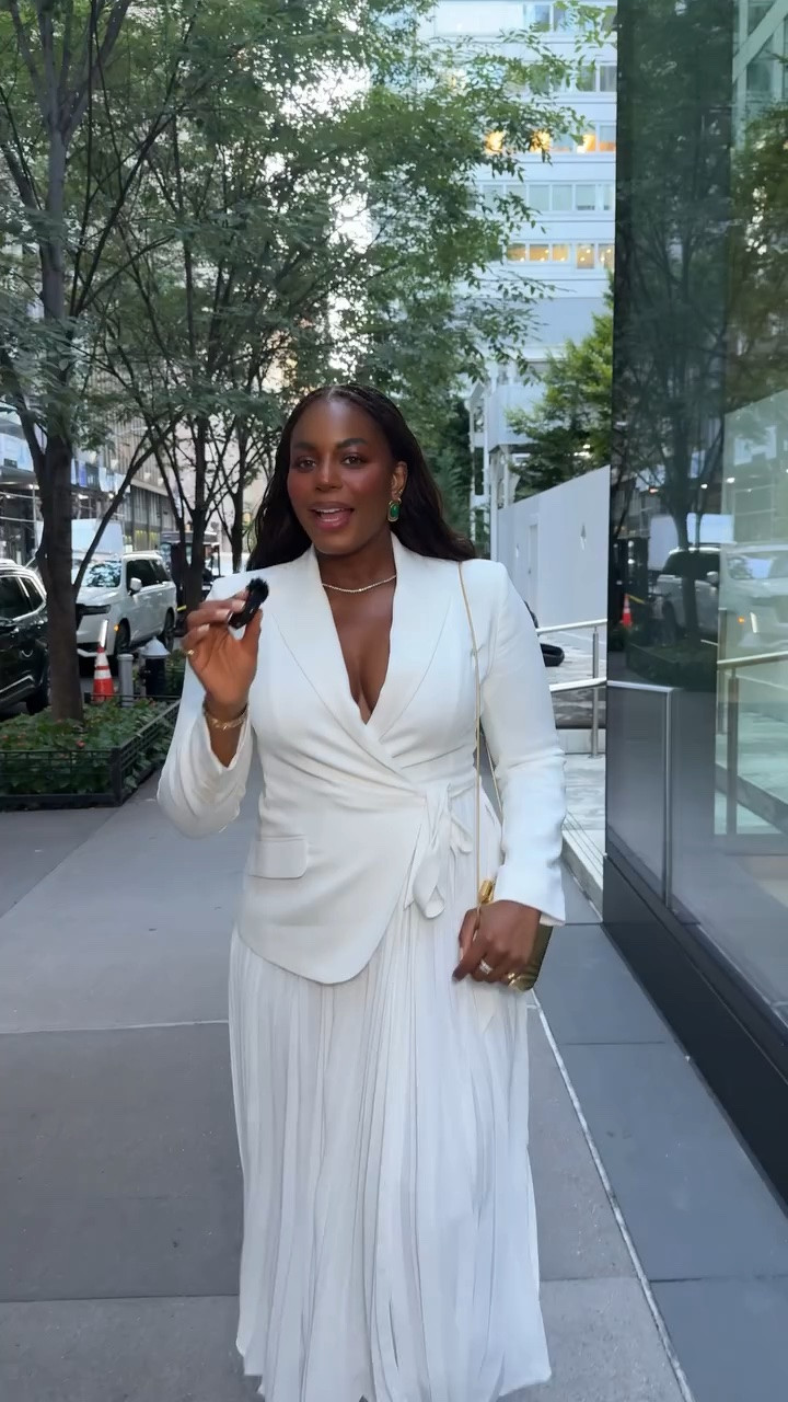 Heading to the Simhkai show this evening at NYFW !!! Dressed & ready for the show #nyfw … For more links to fall outfits women, wedding guest dress summer, date night outfits, fall wedding guest dresses, country concert outfits, teacher outfits, business casual workwear, fall decor, concert outfit ideas, work outfits, follow me on LTK! ✨

#LTKfall #LTKdresses #LTKworkwear