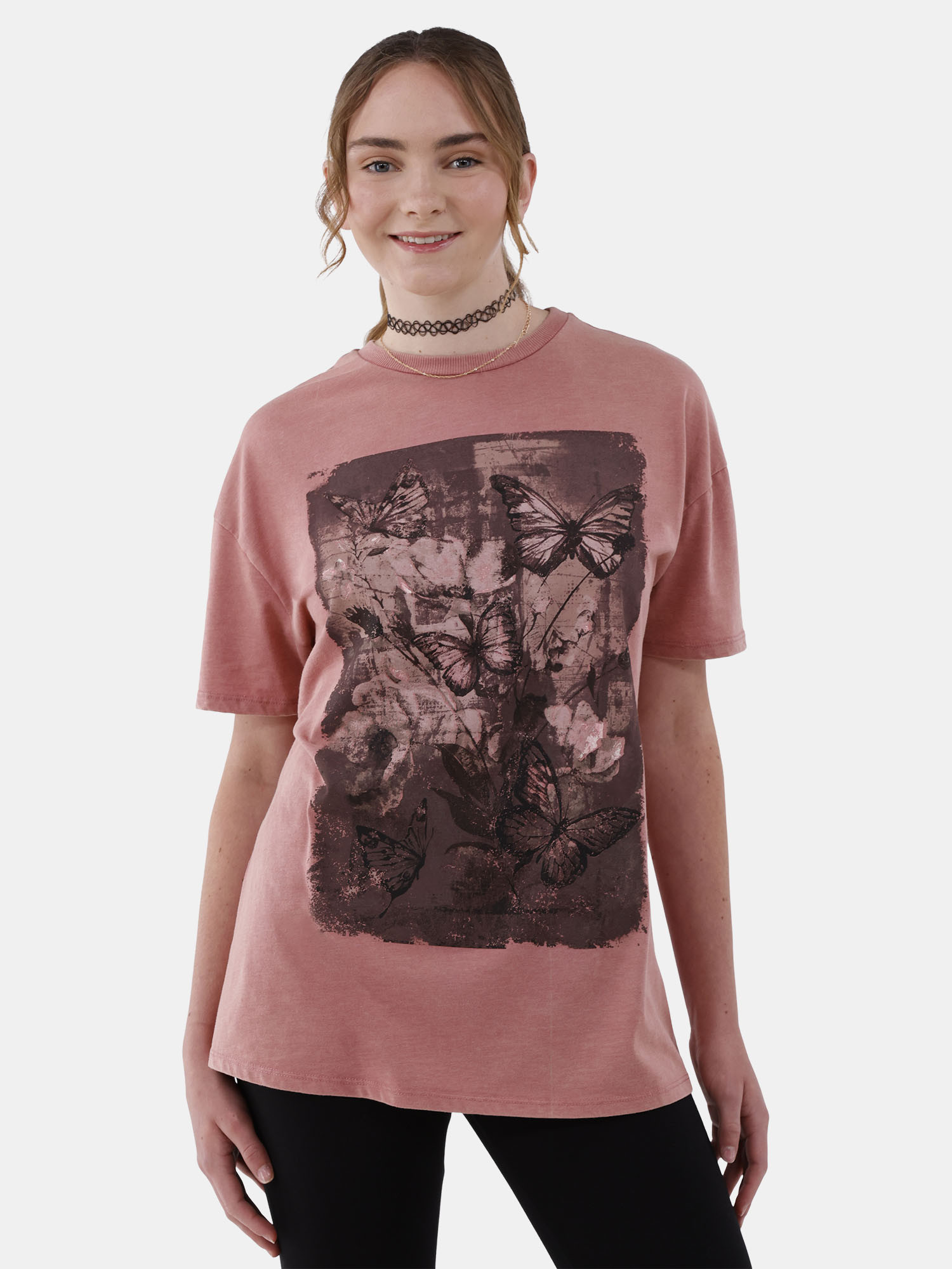No Boundaries Graphic Boyfriend Tee, Women’s and Women’s Plus | Walmart (US)