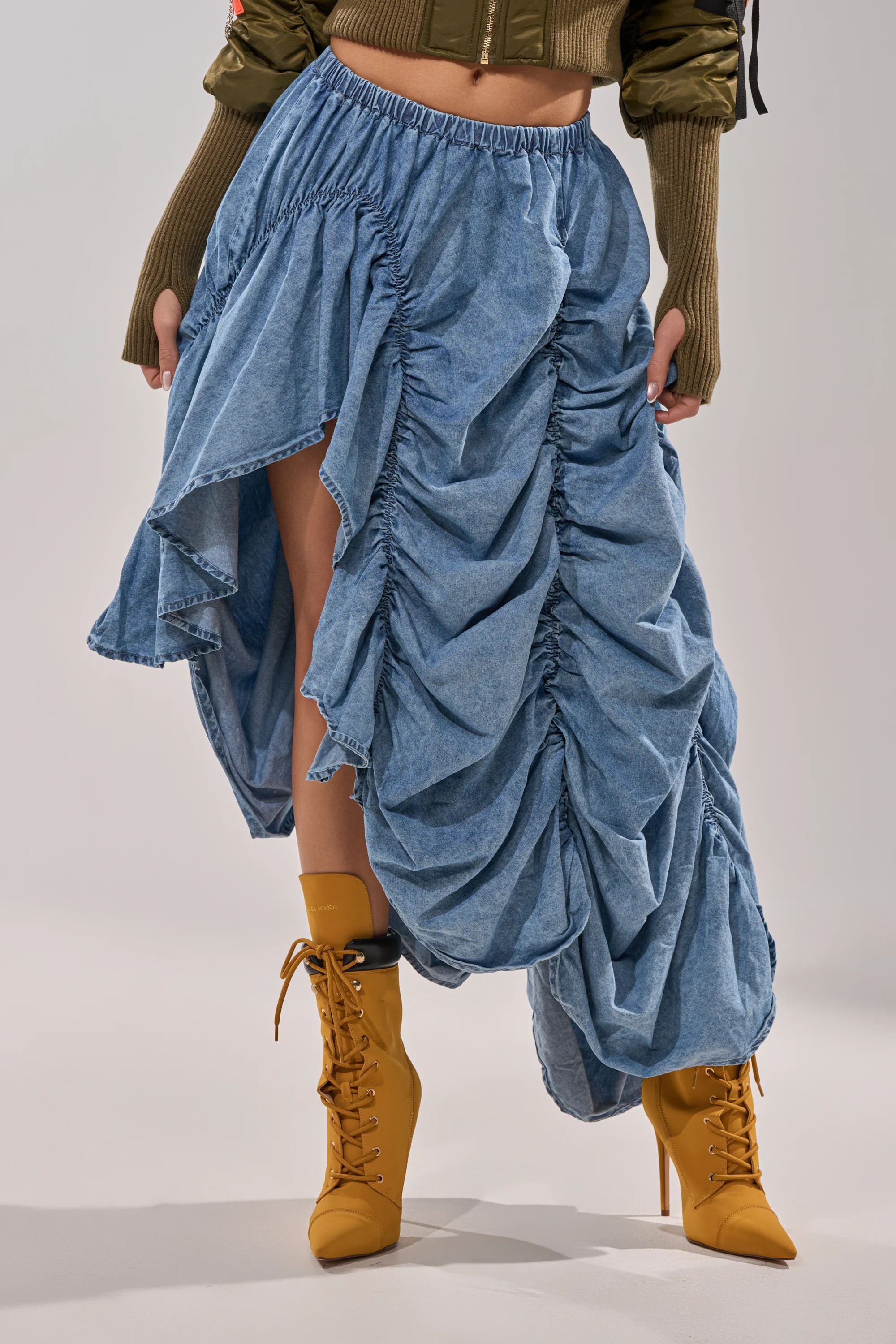 LETS CHANGE IT UP RUCHED MIDI SKIRT IN CHAMBRAY | AKIRA