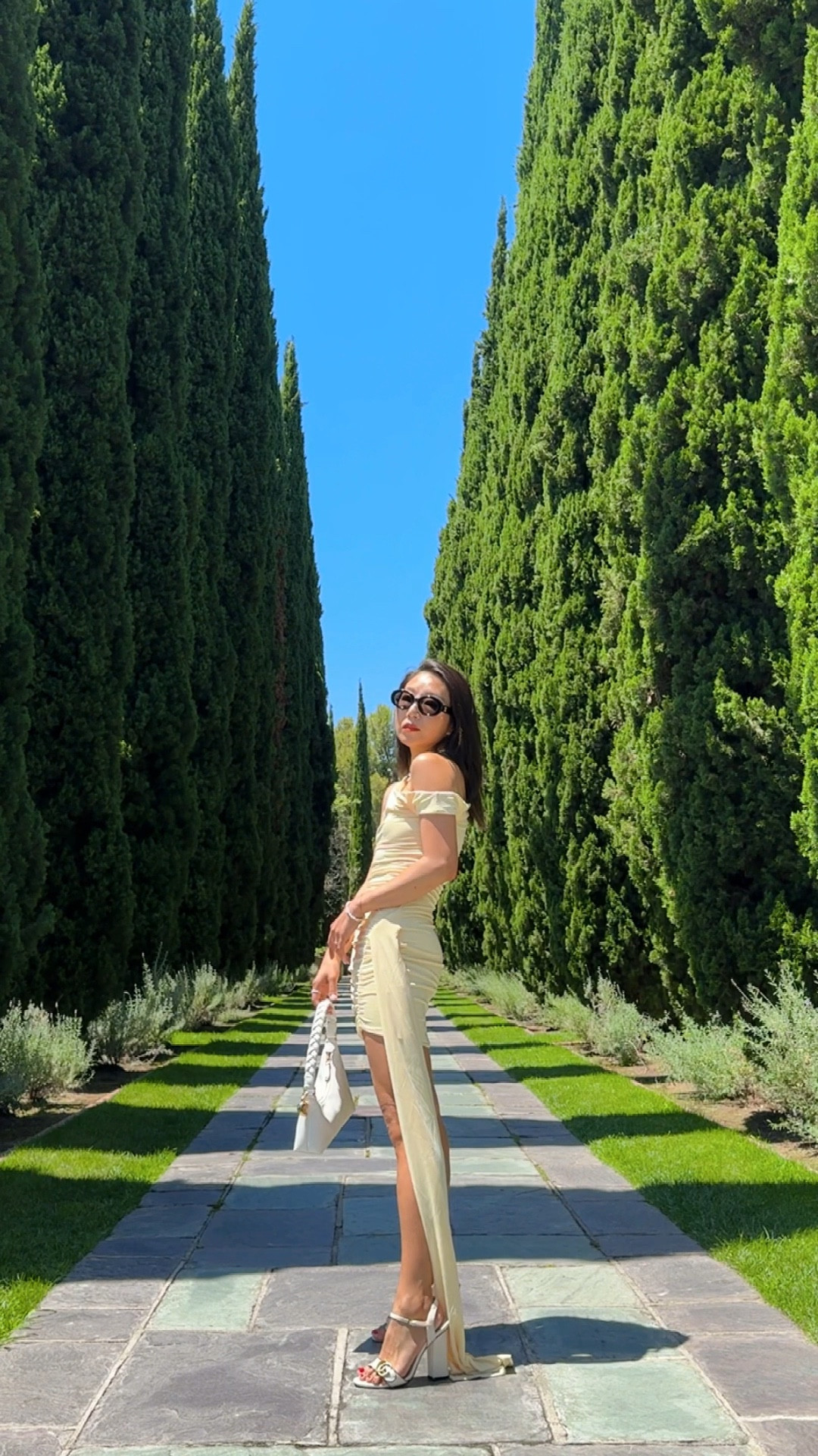 Perfect summer soirée dress, only $75 comes in 3 colors  