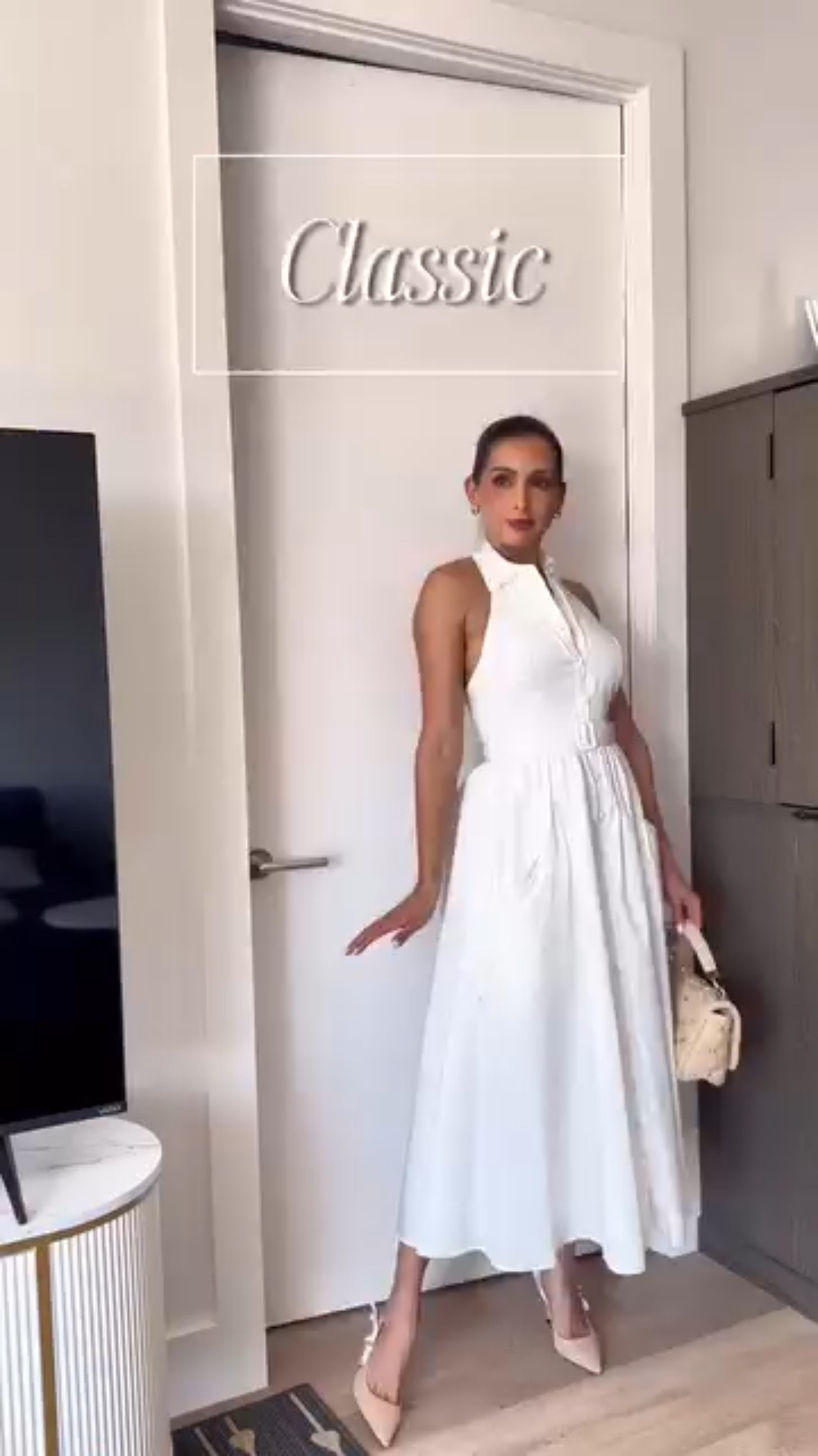 El vestido blanco 🤍 mis 3 opciones
El blanco es un color atemporal y versátil que aporta elegancia y frescura a cualquier look. El blanco tiene una forma de hacer que un atuendo se vea refinado y elegante sin esfuerzo.

The white dress 🤍 my 3 options 
White is a timeless, versatile color that brings elegance and freshness to any look white has a way of making an outfit feel polished and effortlessly chic.
.
.
.
#lifestyle #outfits #dresses #outfitinspiration #outfitsideas #grwm #whitedress #classic #elegant #sophistication