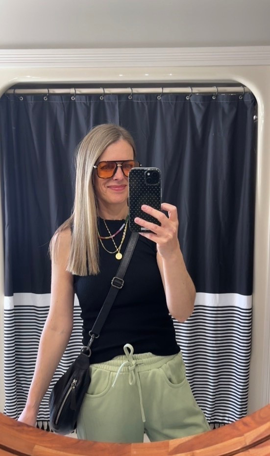Easy outfit formula I keep reaching for lately 🤍
Because if it’s not comfortable, easy to throw on, and cute enough for real life… I’m not wearing it.

Simple pieces that make getting dressed feel effortless, but still put together. The kind of outfit you’ll wear on repeat all season long.

#LTKgrwm #LTKootd #LTKmomlife