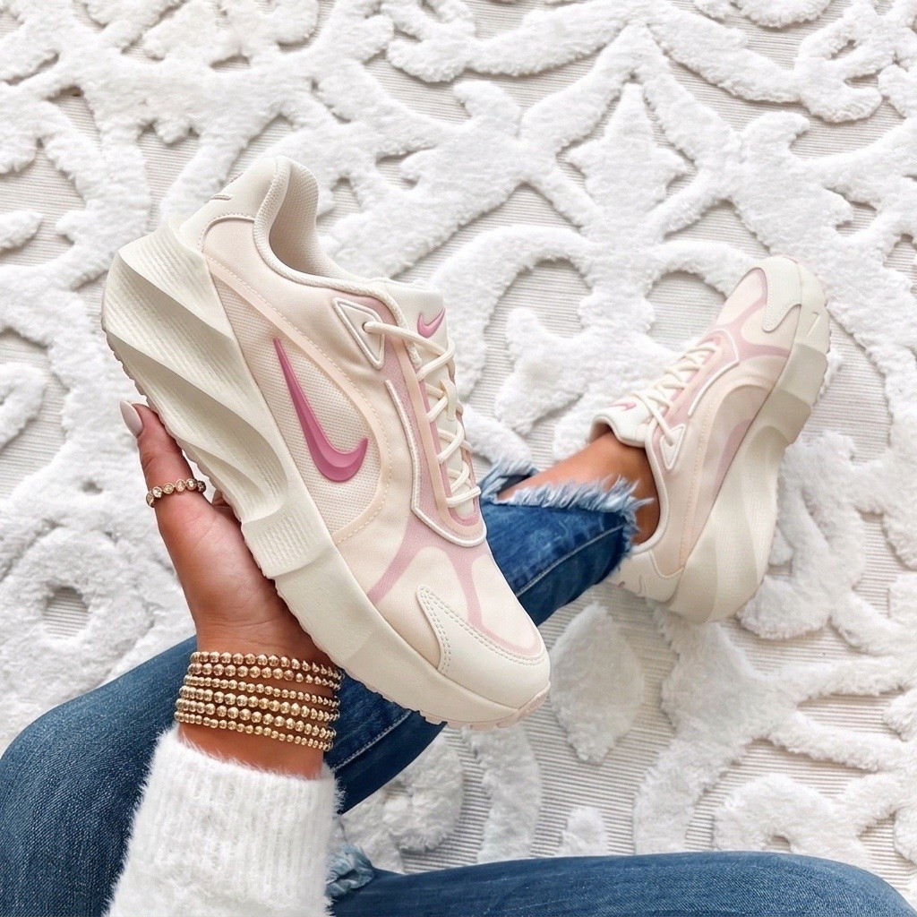 Nike Aura Edge sneakers runs true to size now 40% off