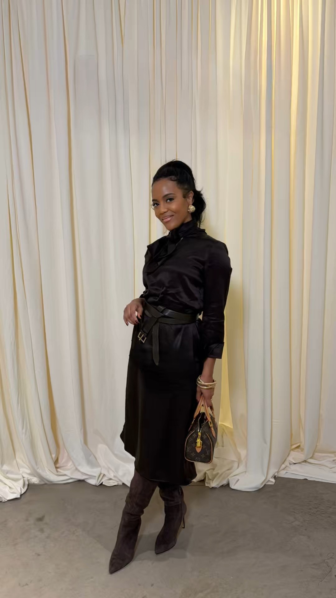 Spent the evening in Baltimore for the KHOI pop up. Neutral looks, beautiful pieces, and a chance to support a creator doing incredible work. A quick look at the chocolate midi dress I wore for the night.

Dress:size small 
Belt: size small 
Boots: 71/2