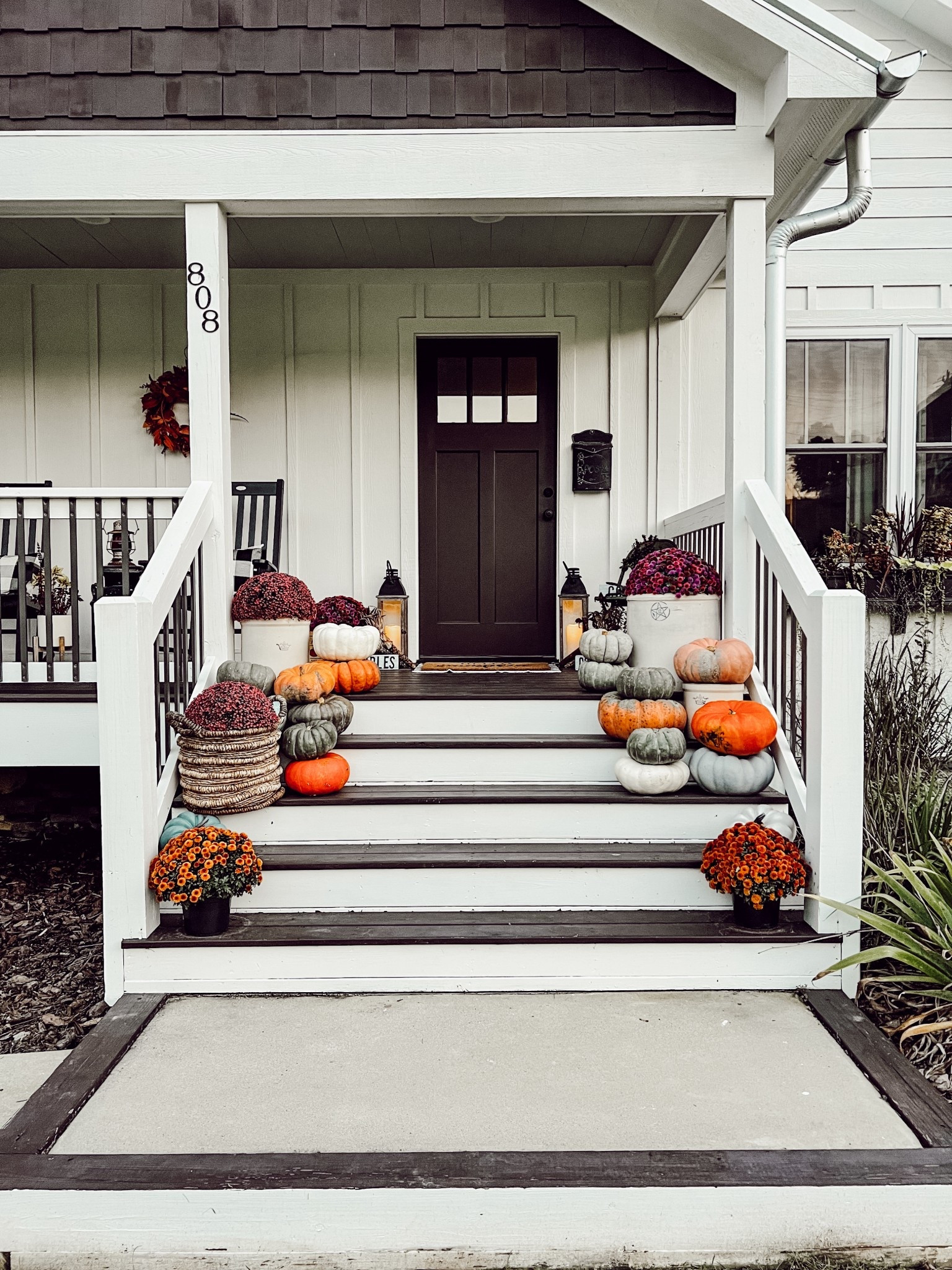 Loving how my fall front porch turned out! 

#LTKSeasonal #LTKHalloween #LTKHome