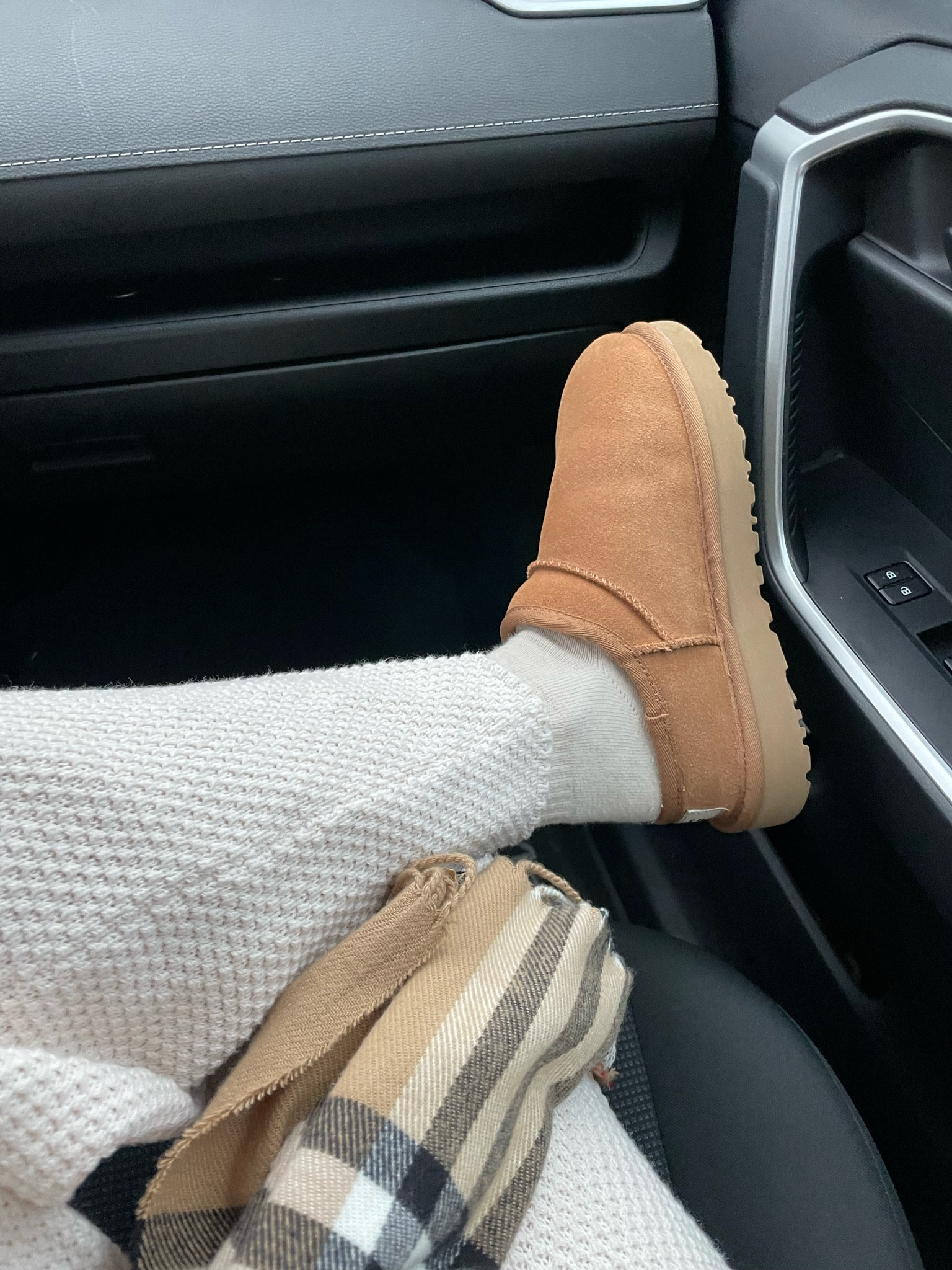 my favorite uggs back in stock and on sale! 🤎🍂

#LTKshoecrush #LTKSeasonal #LTKfindsunder100