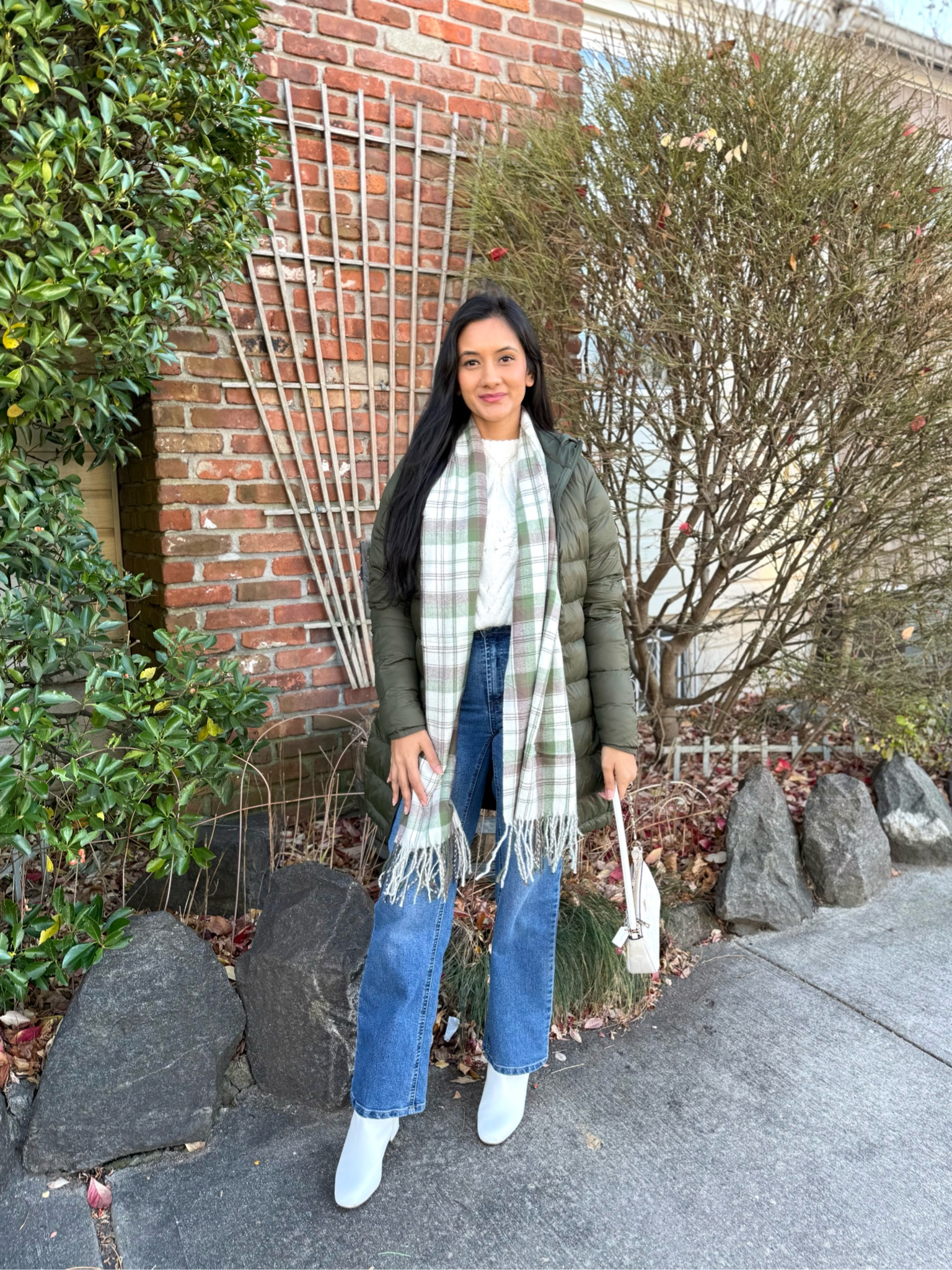 S in coat 

Winter outfit 

#LTKSeasonal #LTKstyletip #LTKfindsunder50