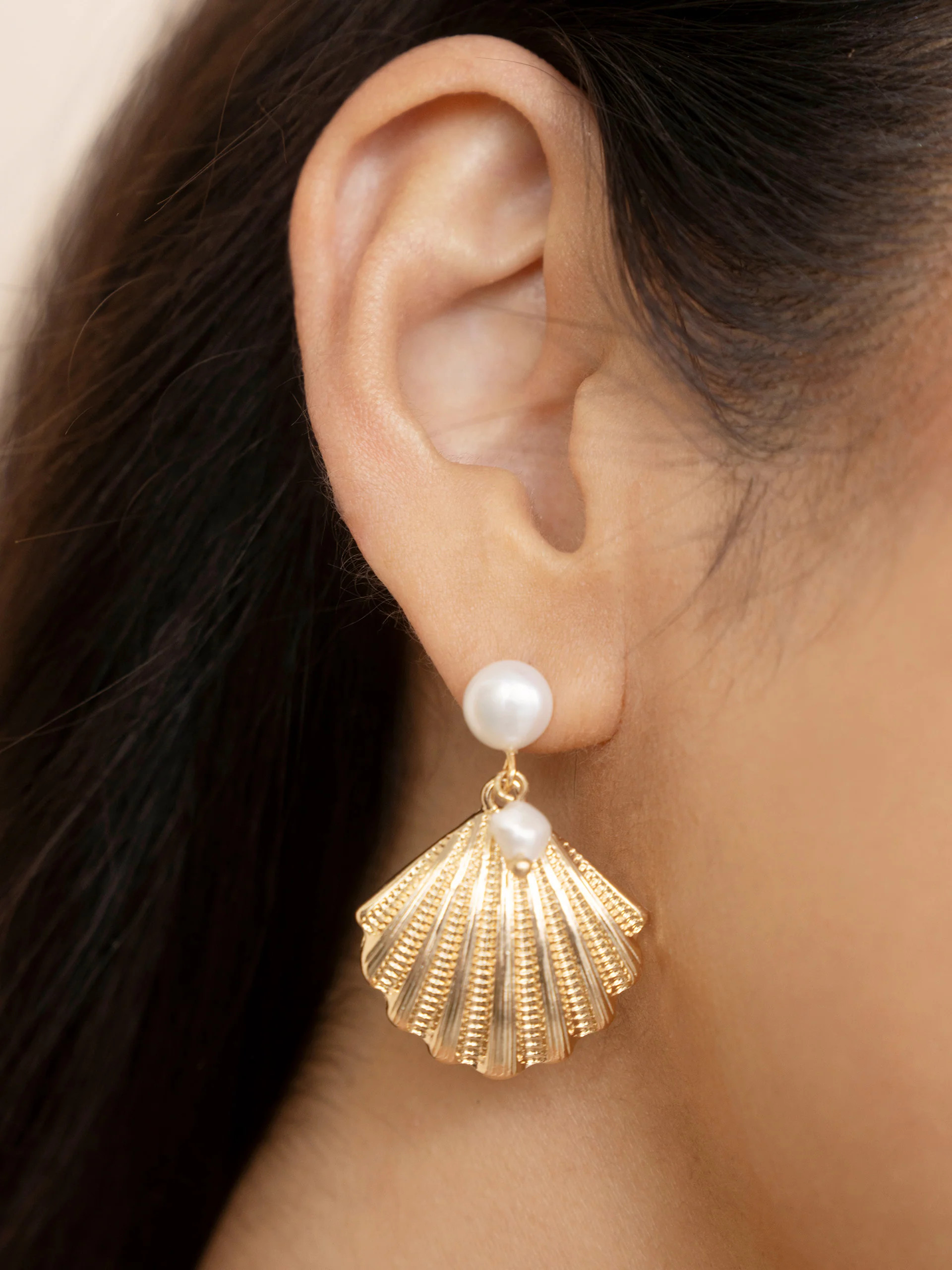 Scallop Shell and Pearl Earrings | Ettika