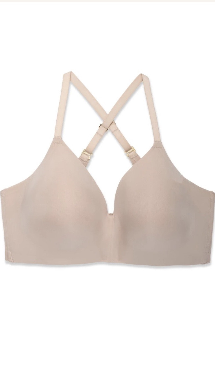 The sisters are wrapped in a cloud ☁️💁‍♀️. This Cloud Bra is so comfortable, I forget I’m wearing it-  @Natori