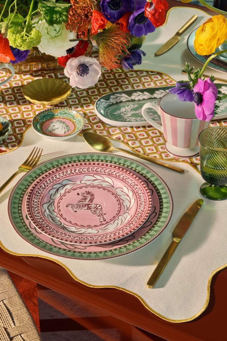 Plato mediano de porcelana | H&M (FR, IT, ES, PT, BE)