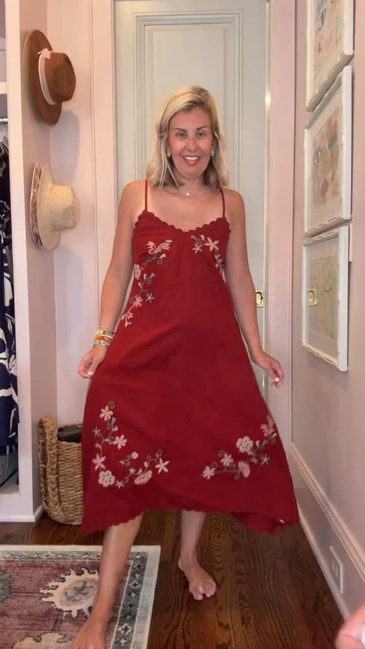 This is giving Farm Rio vibes but tar-jay price. This is perfect for fall too. I’m in a xs dress & 7 sandal (size 1 down). 

*code Catherine20 at Allie + Bess

#LTKdayinmylife #LTKootd #LTKmomlife