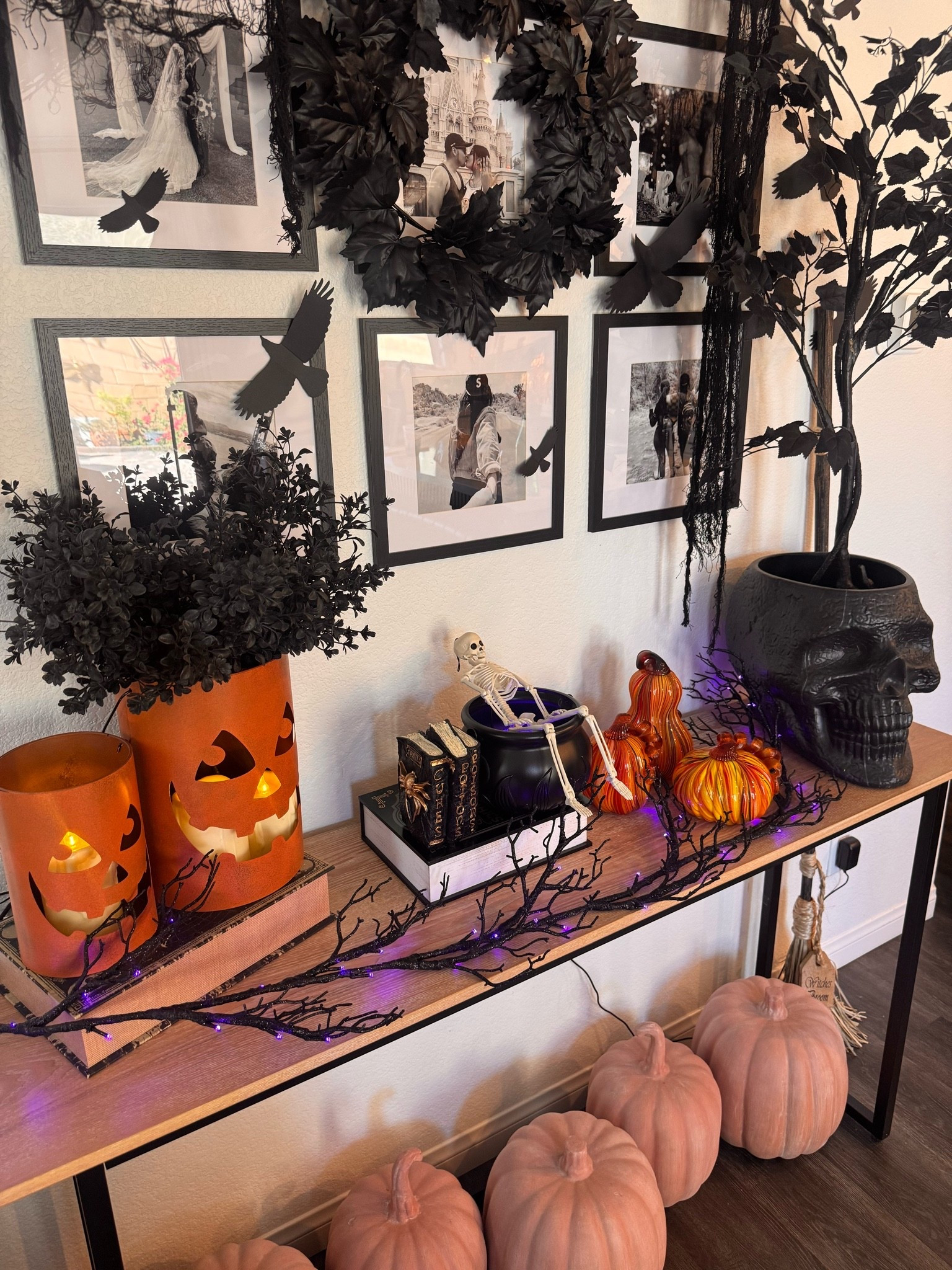 #Ad Spooky console table decor from @Wayfair 🎃🧡✨ #wayfair #wayfairpartner #halloween

#LTKHome