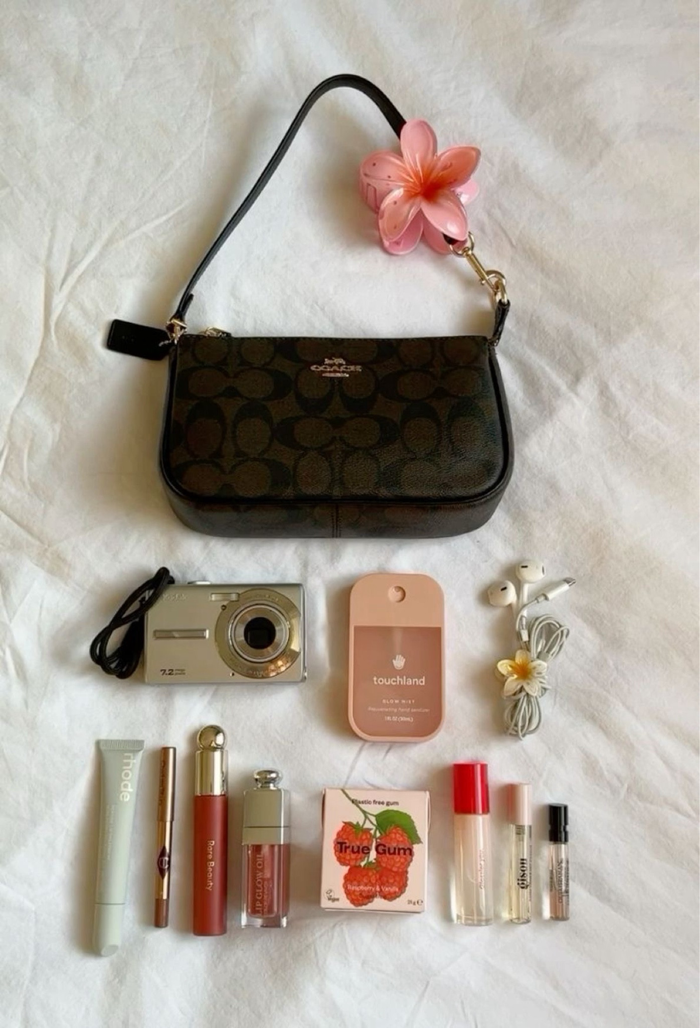 Purse + bag essentials 

I’ve linked almost everything as well as a few cheaper / alternative options for the digital camera. These items are the perfect gift guide for a girlfriend, sister, or mom! Christmas is right around the corner, happy shopping!! 

Girl gifts, Christmas gift ideas, trendy girl, Christmas 2024, purse gift, purses for girls, trendy fashion, stocking stuffers 

#LTKbag #LTKgiftguide #LTKstyletip