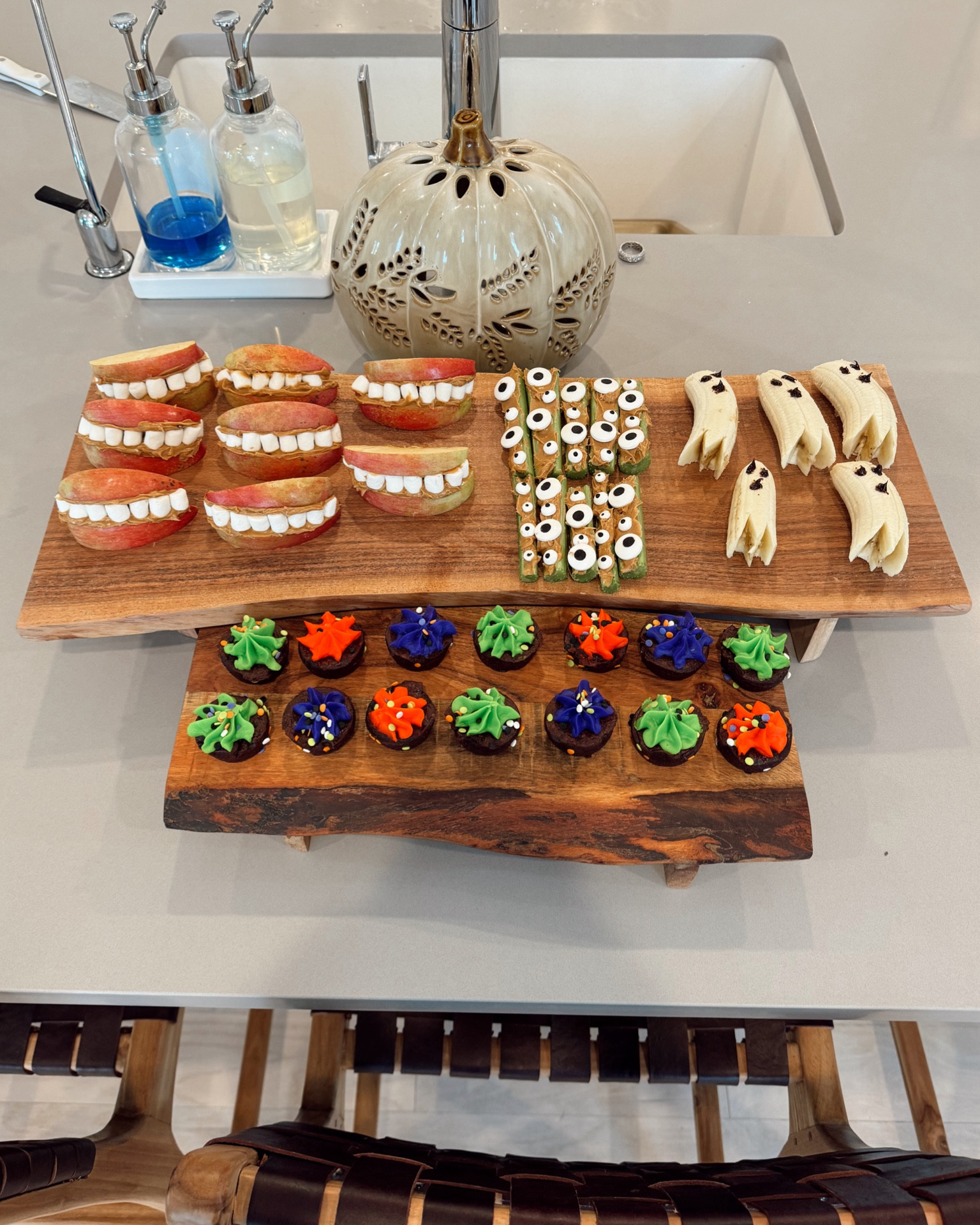 We got to whip out our hosting boards for Halloween! I know we will be using them all holiday season😍 so chic and I love the layering of the boards

Charcuterie boards, host, home find, cheese board, kitchen, decor, food display, Christmas board, holiday holsters, holiday party, Christmas party, Halloween party

#LTKParties #LTKHoliday #LTKHome