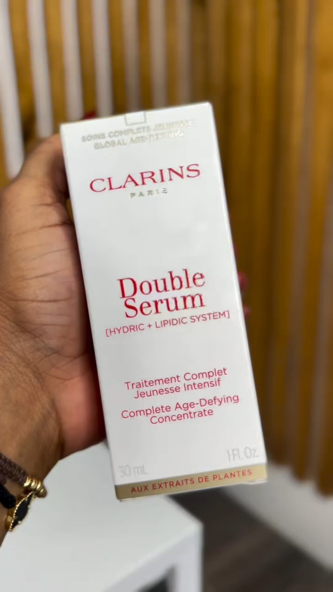 SERUM ANTIEDAD MÁS VENDIDO EN EL MUNDO 🌍 

Double Serum de Clarins es el sérum antiedad que transforma tu piel.
💧 Su fórmula de doble fase ayuda a reducir arrugas, mejorar la firmeza y dar luminosidad desde las primeras semanas.
🌿 Textura ligera, rápida absorción y un glow saludable.
👉 Resultados visibles, piel más joven.

Si te interesa,  solo dime y te envío toda la información 😍

#miami #ugc #lyfestyle #creator #contentcreatorlife