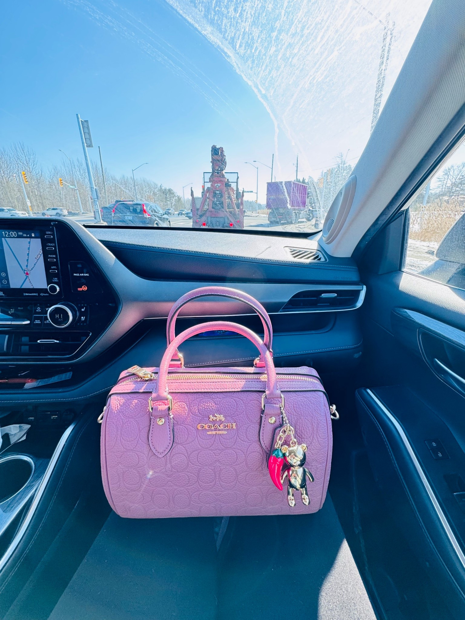 As a big bag girlie I approve this bag🤭. It fits so much it’s incredible perfect 👌🏽 Ana this color is great for all year long. Although I’m so looking forward to wearing her so much in the coming warmer weather ahead! Oh did I mention it’s currently on sale now for under $200 🤯

#LTKmodest #LTKbag #LTKstyletip