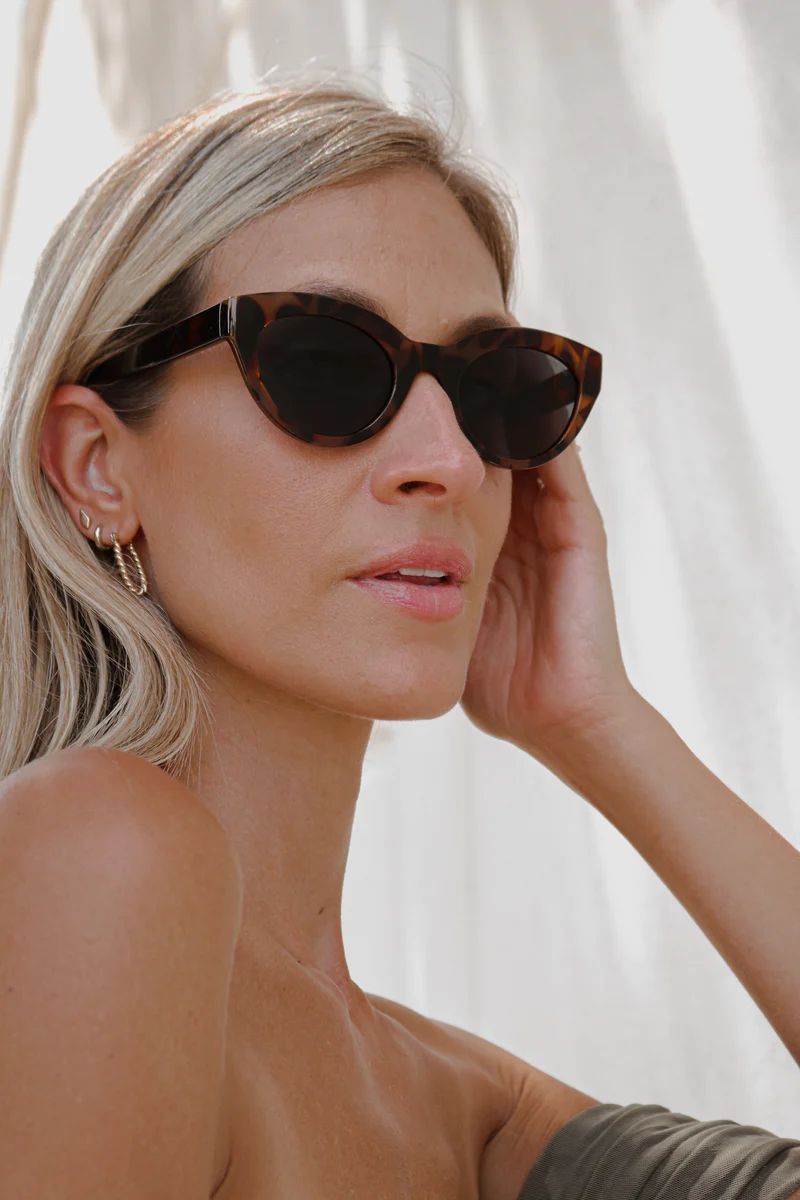 Venice Sunglasses in Tortoise | lauren nicole