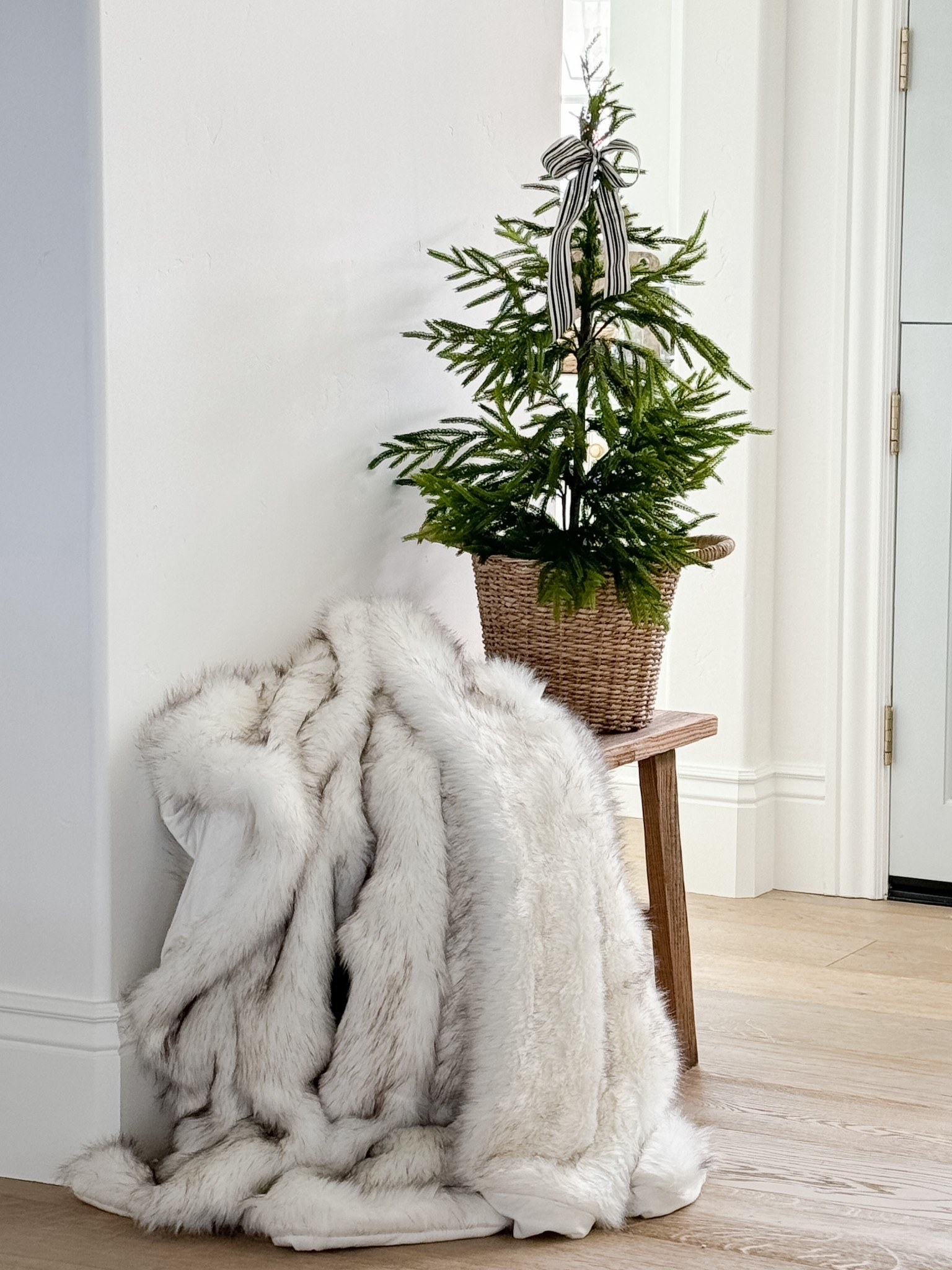 This is the most amazing throw that I bought last year!  I found it on major sale and bought two more!

#LTKSaleAlert #LTKHoliday #LTKSeasonal