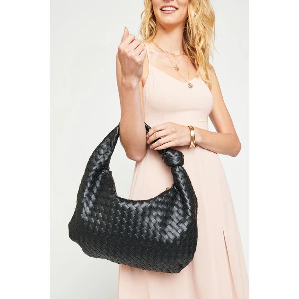 Vanessa Hobo | Urban Expressions