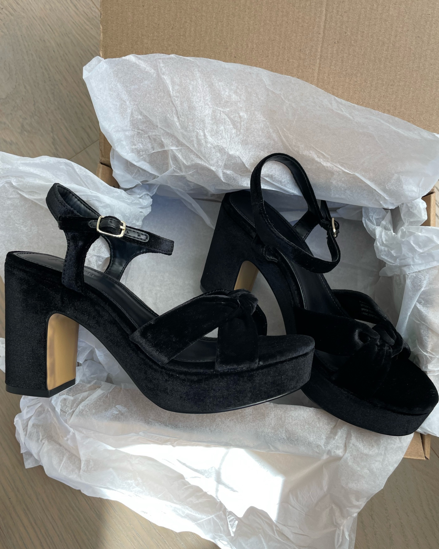 I took my normal size 

Holiday heels, holiday outfits,
Christmas 

#LTKSeasonal #LTKfindsunder100 #LTKHoliday