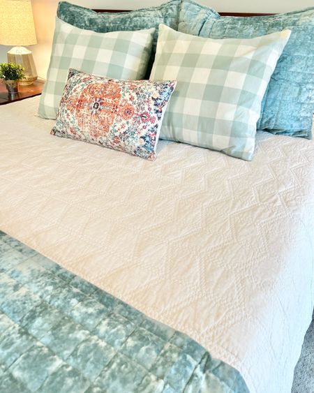 Love this lightweight velvet quilt for layering over basic bedding! 

#LTKhome