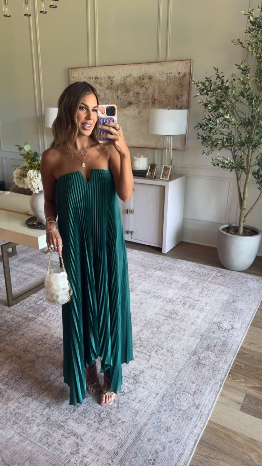 VICI New Arrivals are LIVE!!  You can use code HOLLIE40 for 40% off 💕

Size small in the dress