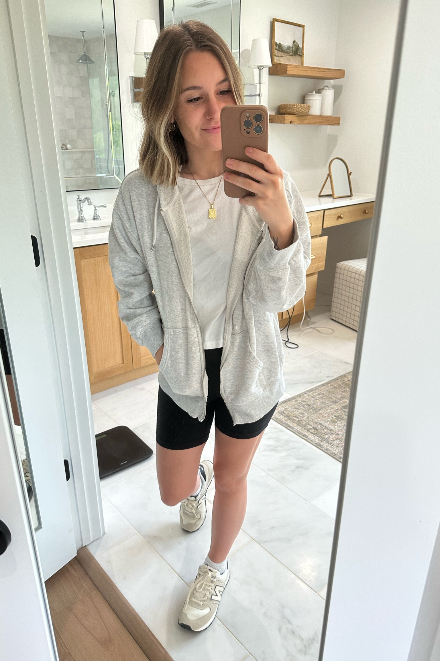 Comfy outfit for my day off. New balance 574's and biker shorts 