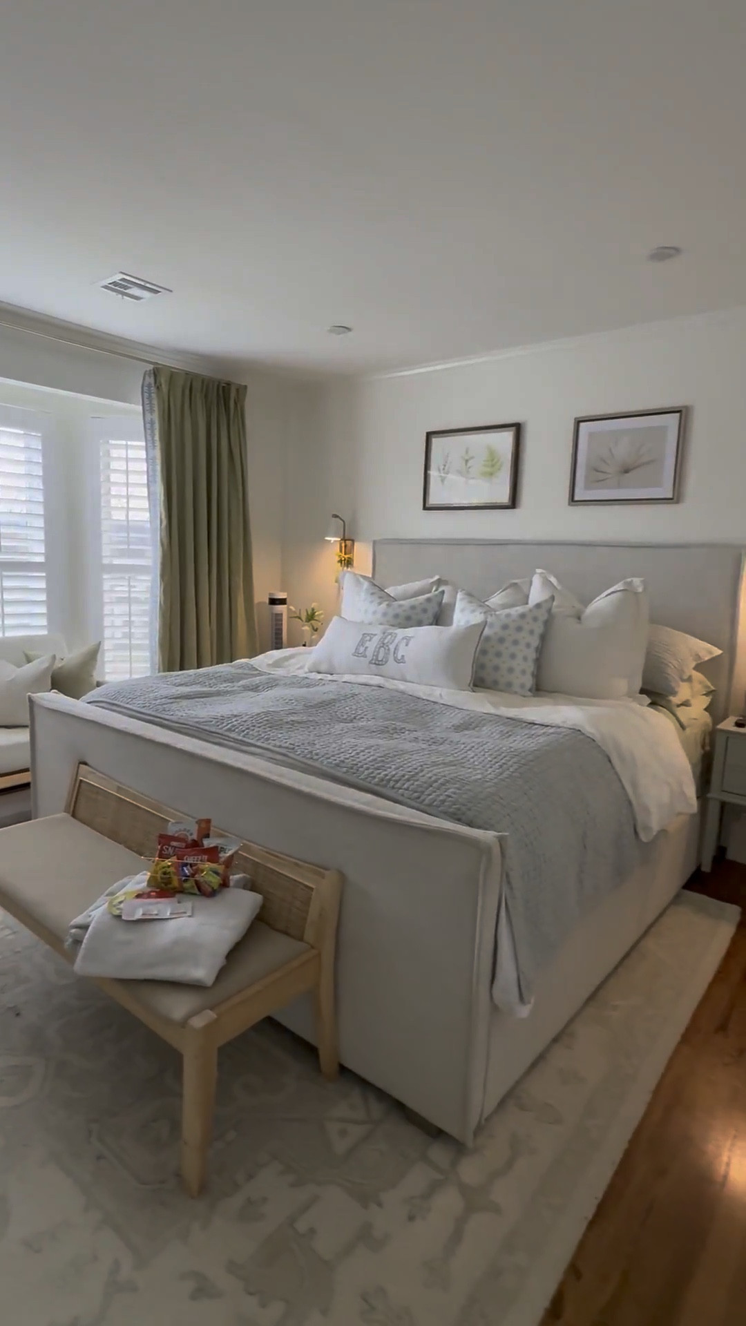 Obsessed with my bedroom! Got it ready to host a few guests 

#LTKHome #LTKSaleAlert #LTKdayinmylife