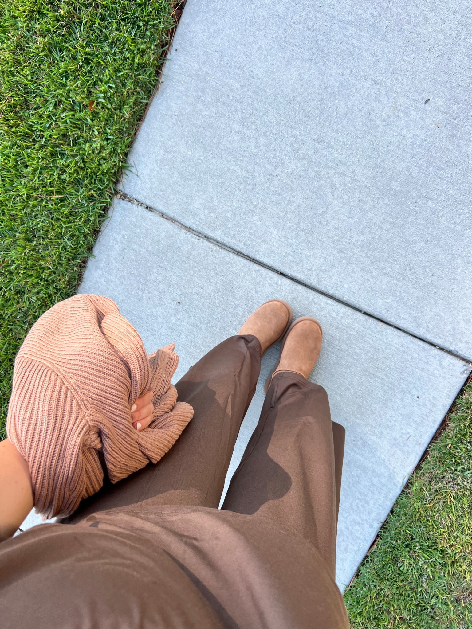 In my most comfortable Kyte Living Bamboo Women’s Wide Leg Pant Set in Espresso !! And it’s finally feels like fall in the morning here in Louisiana so paired with my Chunky Knit cardigan in latte + ugg classic slippers. 

#LTKHalloween #LTKSeasonal #LTKStyleTip