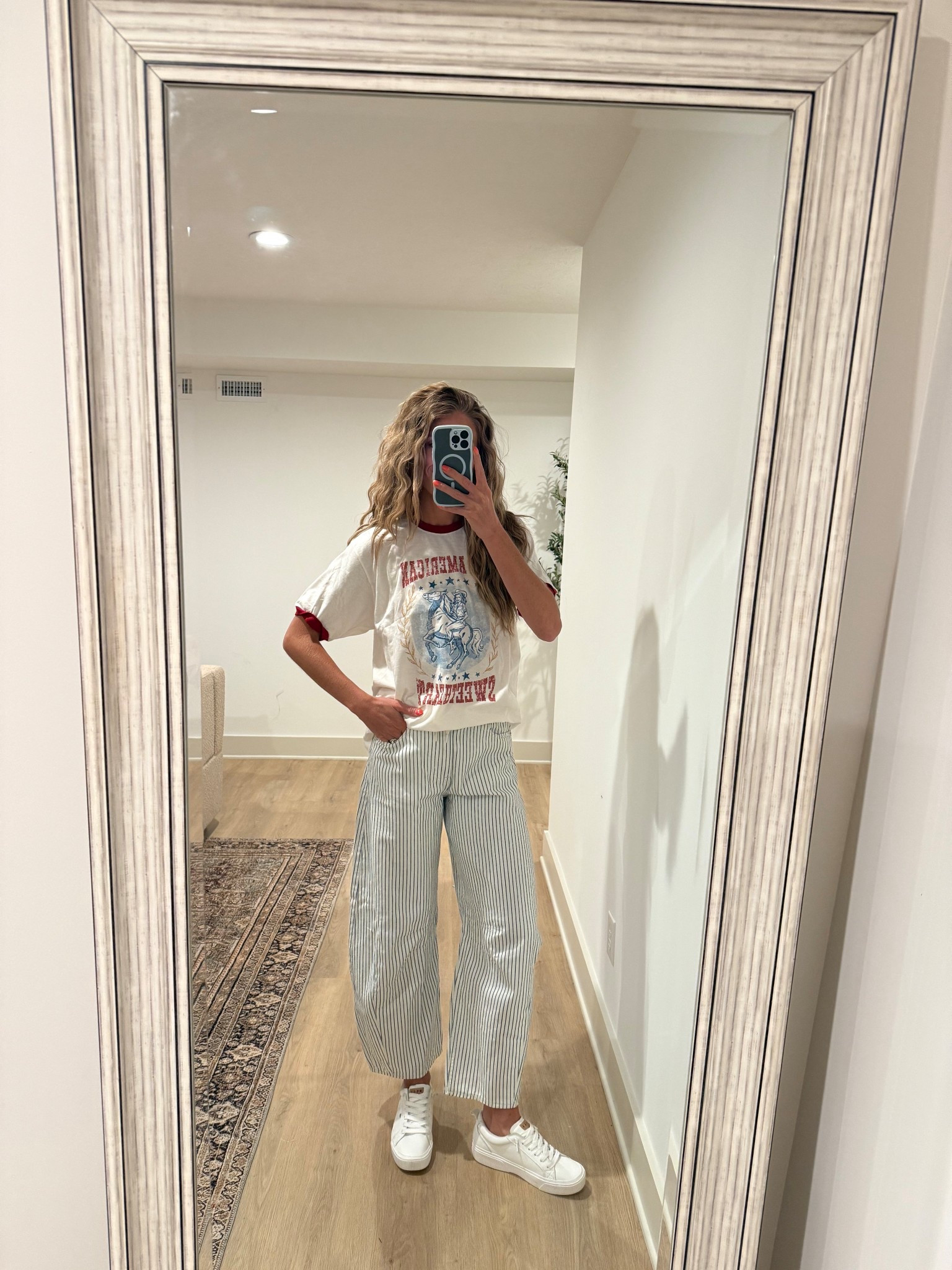 Mountain Moverz code!!! 25% off sitewide with code TALLBLONDEBELL (72 hours only)
I size up to a large for an oversized fit 
Sized down in jeanss
