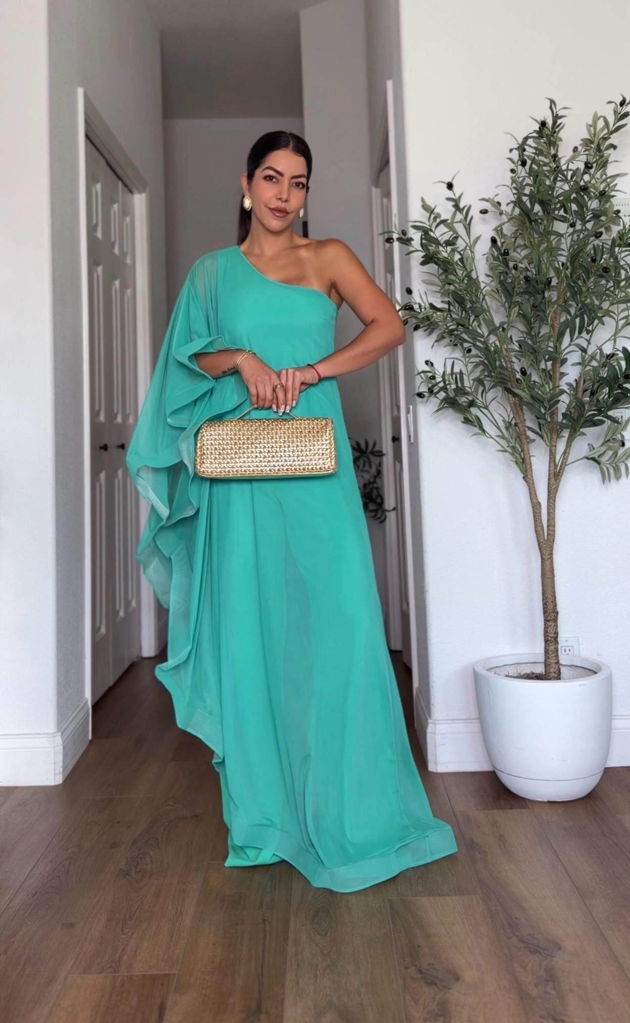 Summer wedding guest outfit idea! ☺️

This turquoise outfit is actually a jumpsuit! Sizes are selling out fast, so I’ll link a few more of my favorite Summer wedding guest dresses!


Formal dresses, maxi dress, wedding guest outfit summer, one shoulder dress, classy dress

#LTKootd #LTKSeasonal #LTKWedding